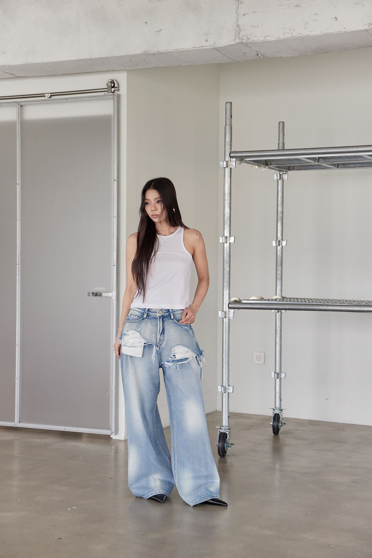 노 엑스트라 터치(NO EXTRA TOUCH) Raw Sleeveless (White) / 25SMSL004WH