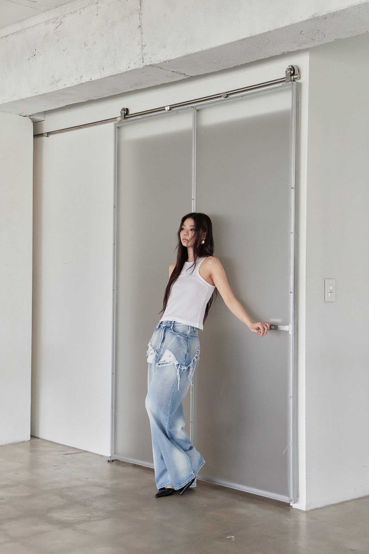 노 엑스트라 터치(NO EXTRA TOUCH) Raw Sleeveless (White) / 25SMSL004WH