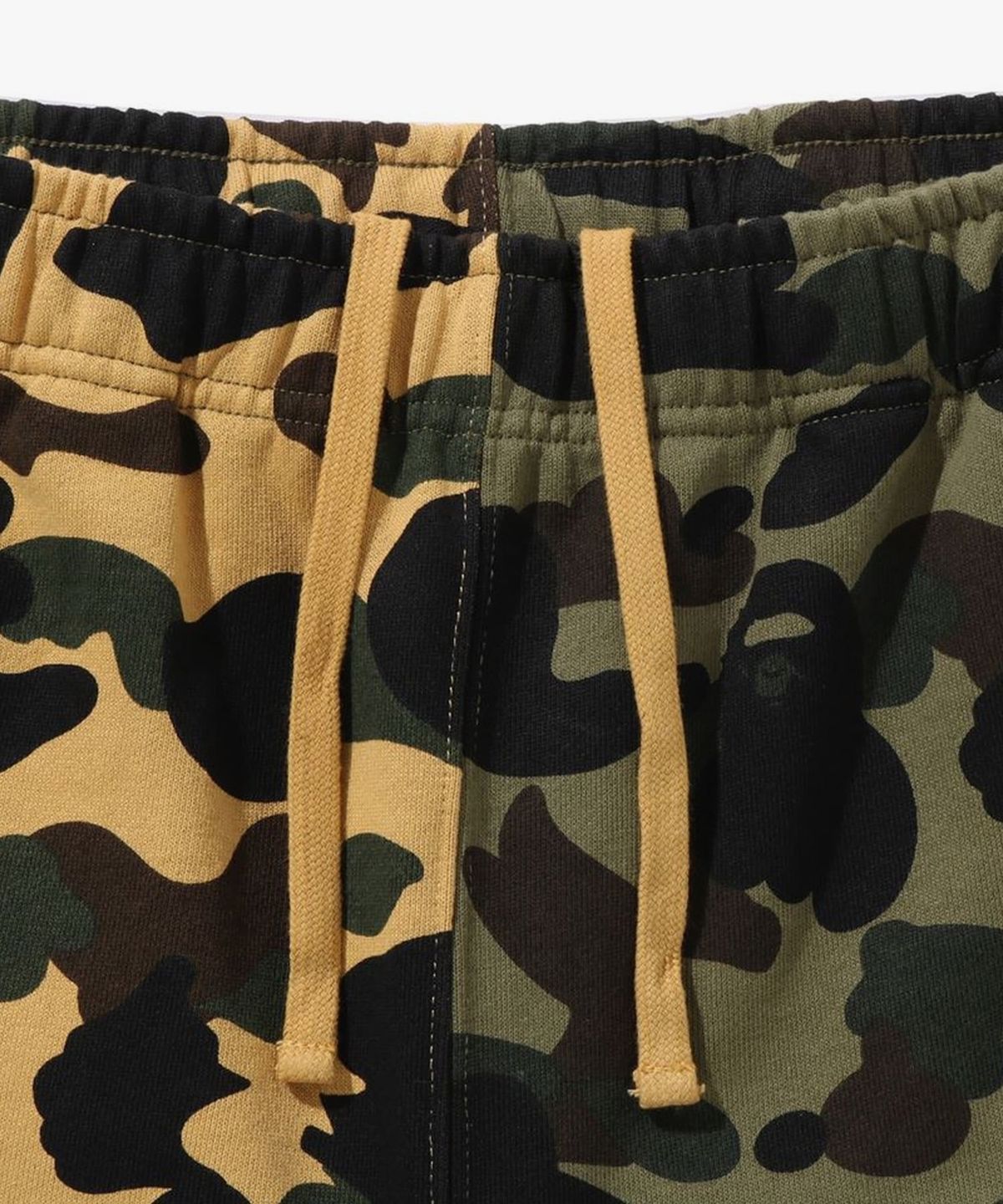 베이프(BAPE) 퍼스트 카모 세퍼레이트 레귤러 핏 스웨트 팬츠(M) MULTI