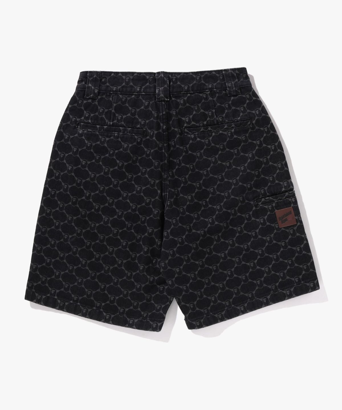 베이프(BAPE) 콜리지 모노그램 릴렉스트 핏 13oz 데님 쇼츠(M) BLACK