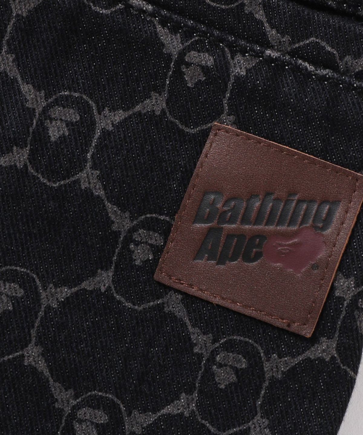 베이프(BAPE) 콜리지 모노그램 릴렉스트 핏 13oz 데님 쇼츠(M) BLACK