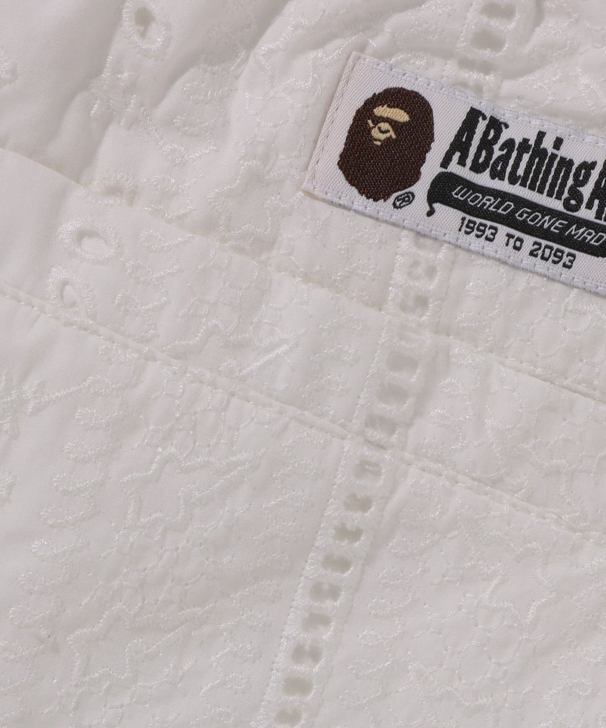 베이프(BAPE) 엠브로이더리 릴랙스드 핏 쇼츠(M) IVORY