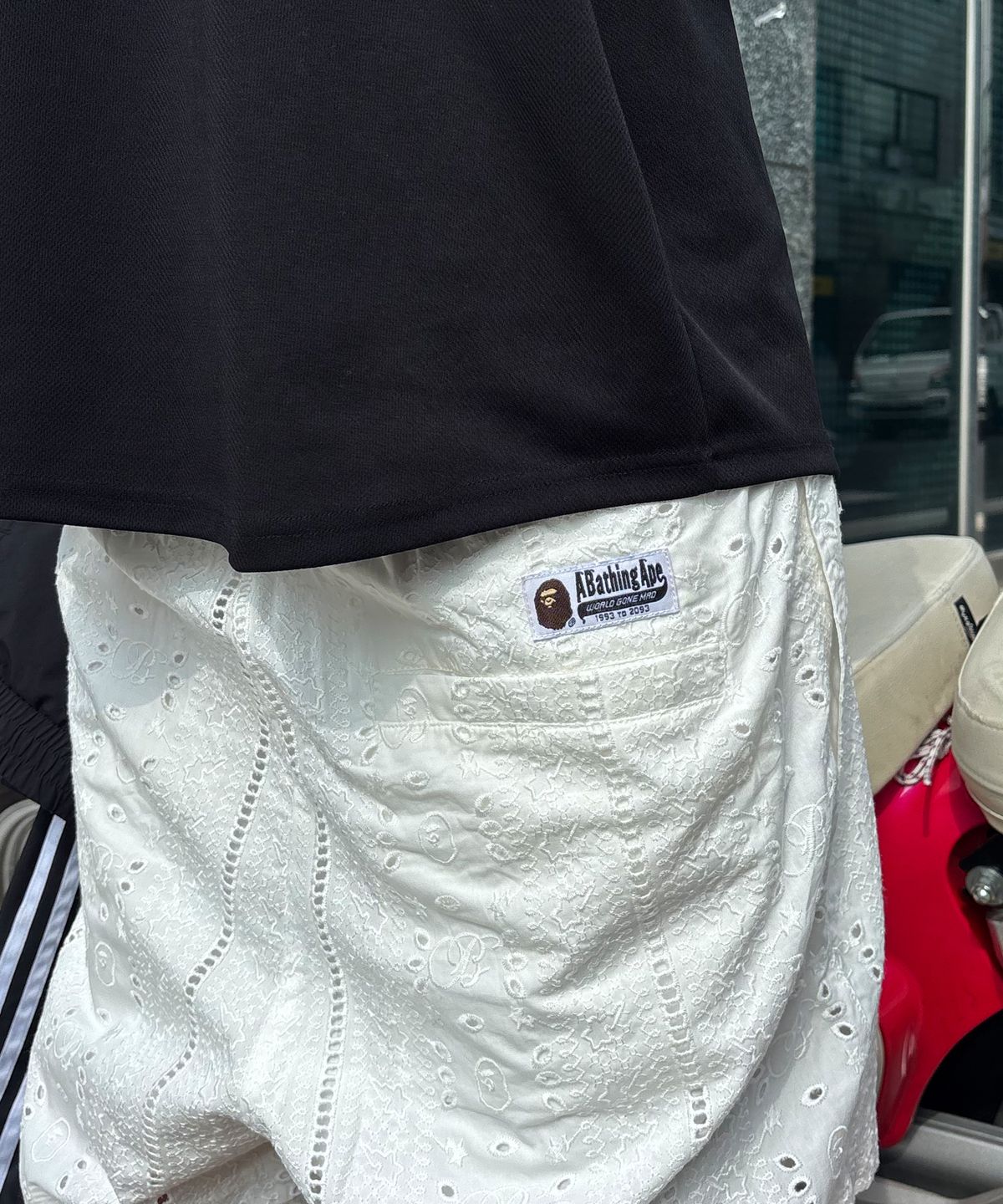 베이프(BAPE) 엠브로이더리 릴랙스드 핏 쇼츠(M) IVORY