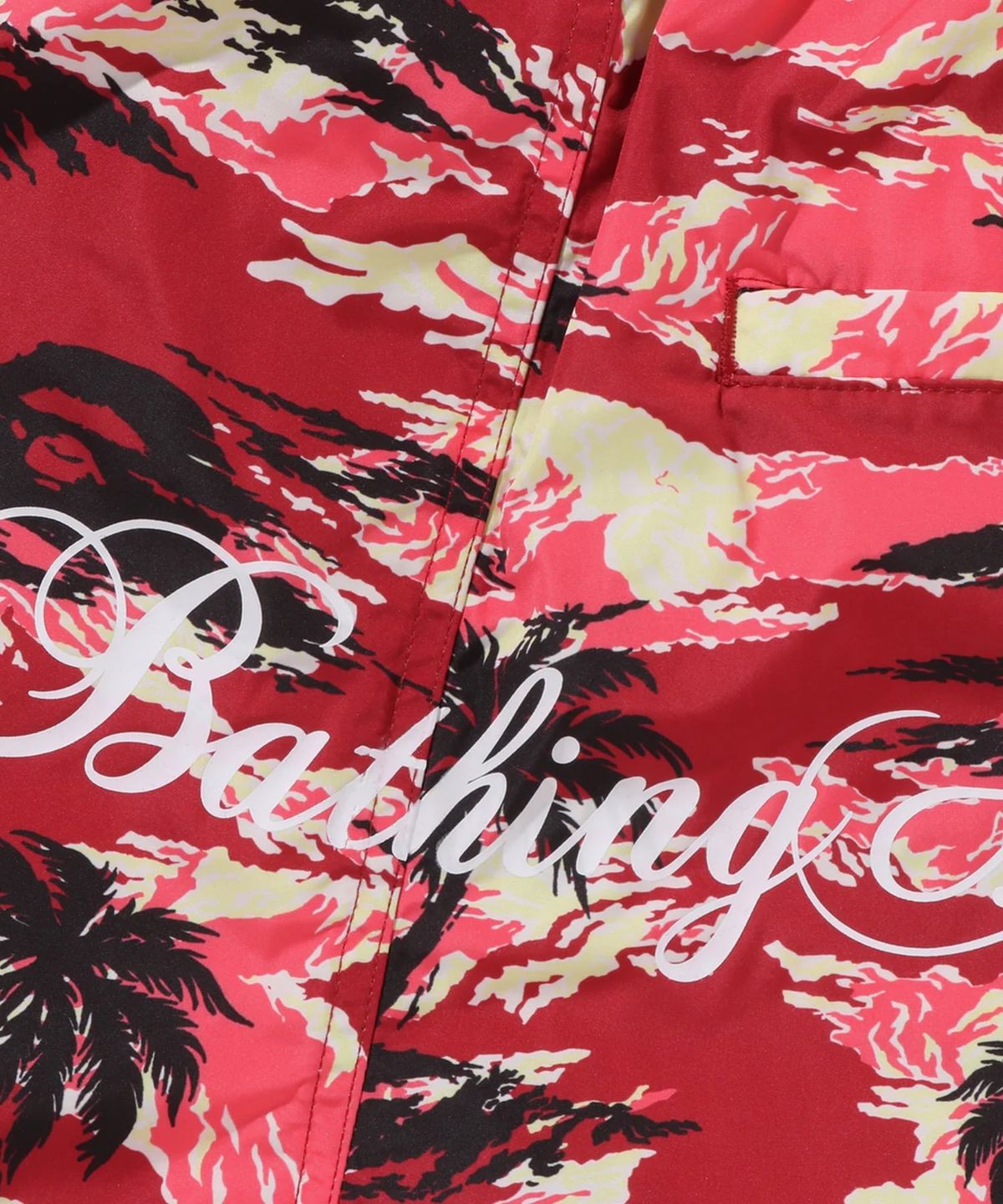 베이프(BAPE) 팜 트리 카모 릴렉스드 핏 비치 쇼츠(M) RED