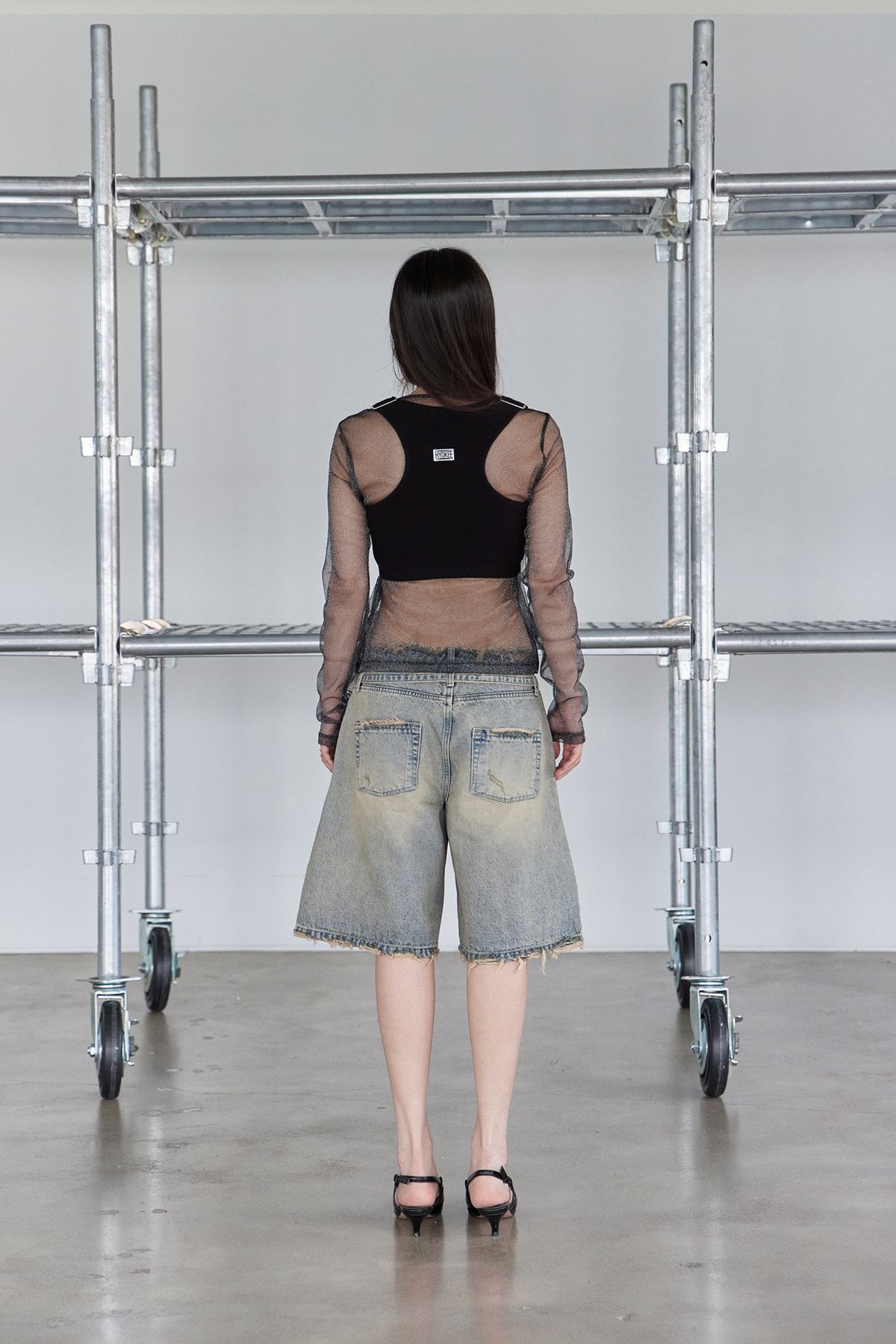 노 엑스트라 터치(NO EXTRA TOUCH) Sheer Layered Tee (Black) / 25SMTS002BK
