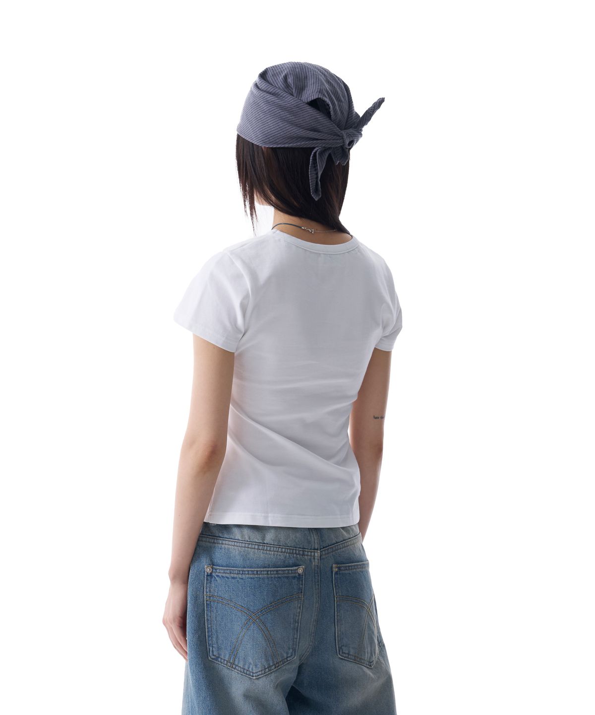 아캄(AAKAM) Laced CROS2 Patch Half Top (White)
