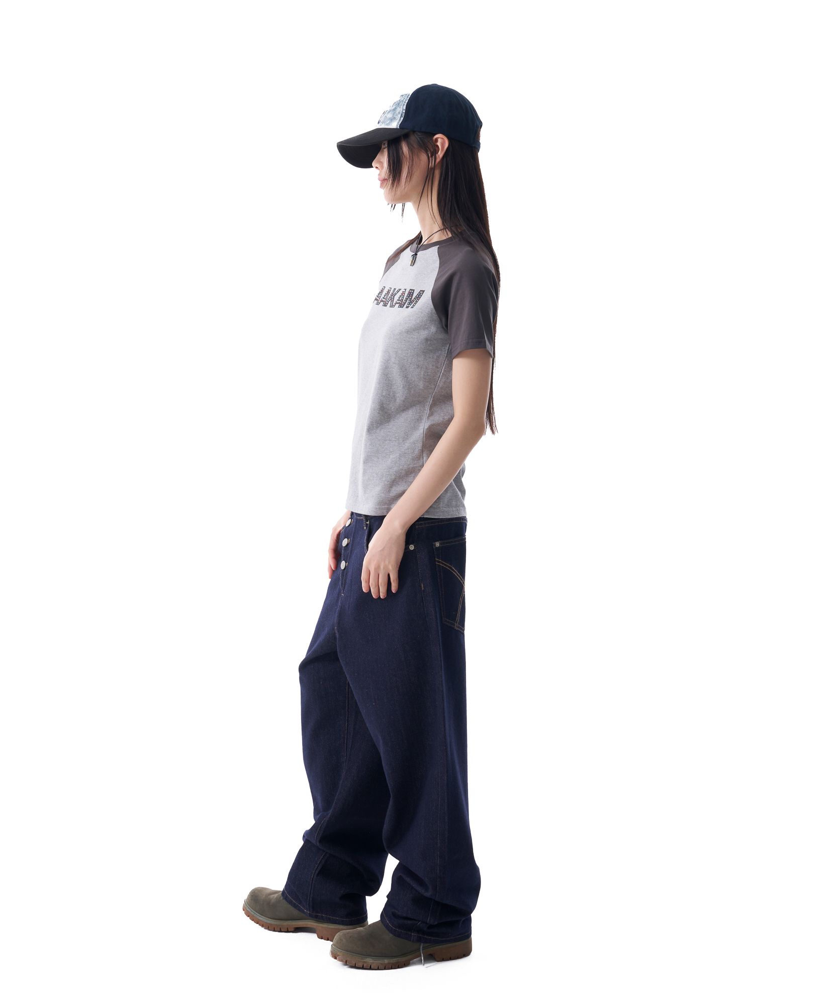 MUSINSA | AAKAM AKM Rhinestone Raglan Half Top (Gray)