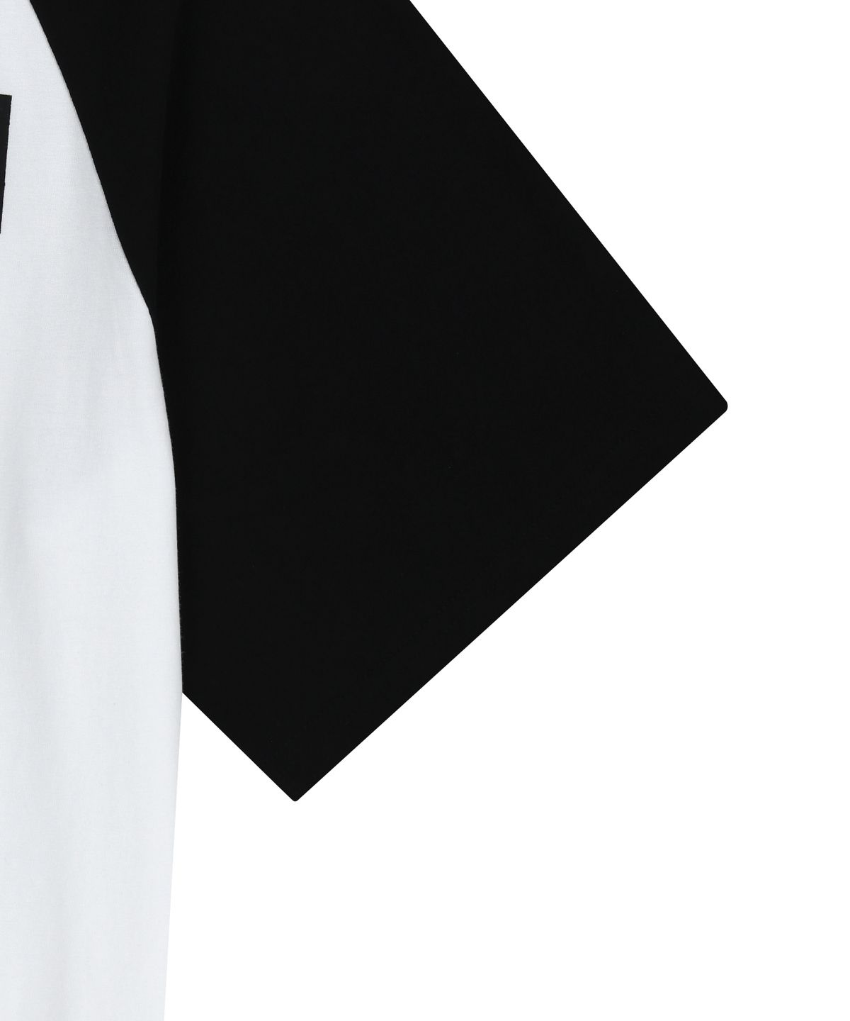 아캄(AAKAM) AKM Rhinestone Raglan Half Top (White)