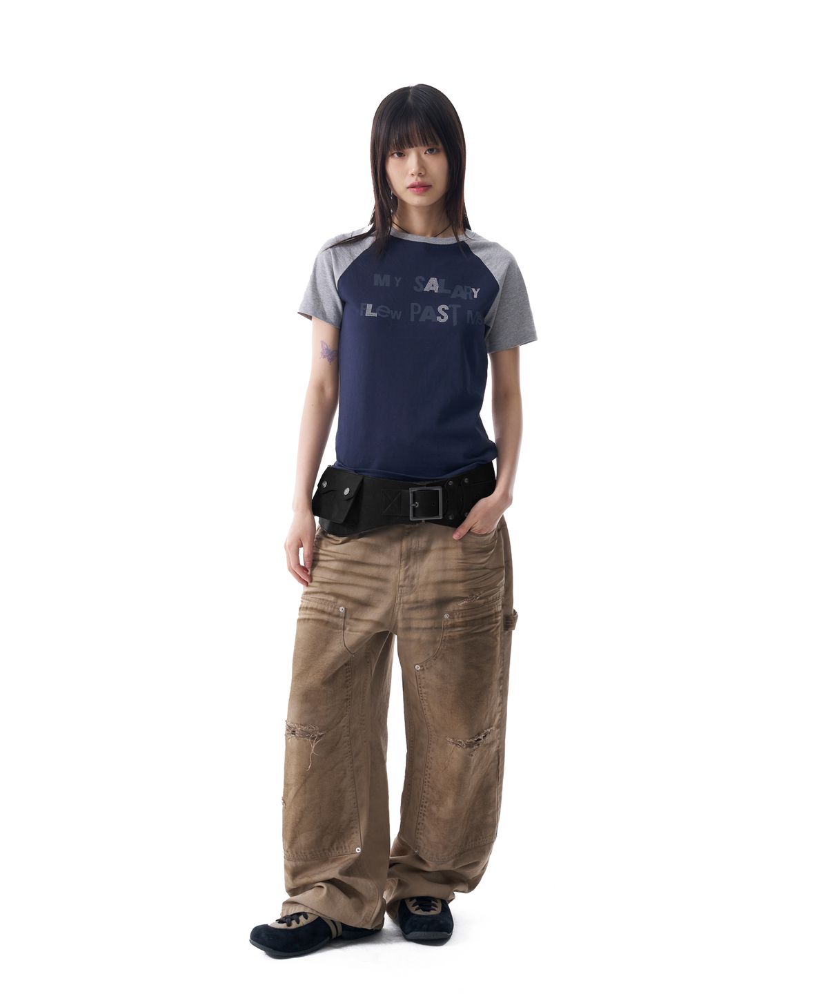 아캄(AAKAM) Rhinestone Graphic Raglan Half Top (Navy)