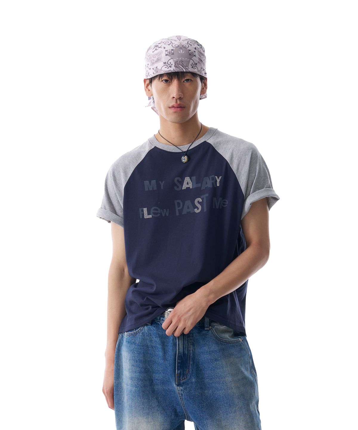 아캄(AAKAM) Rhinestone Graphic Raglan Half Top (Navy)