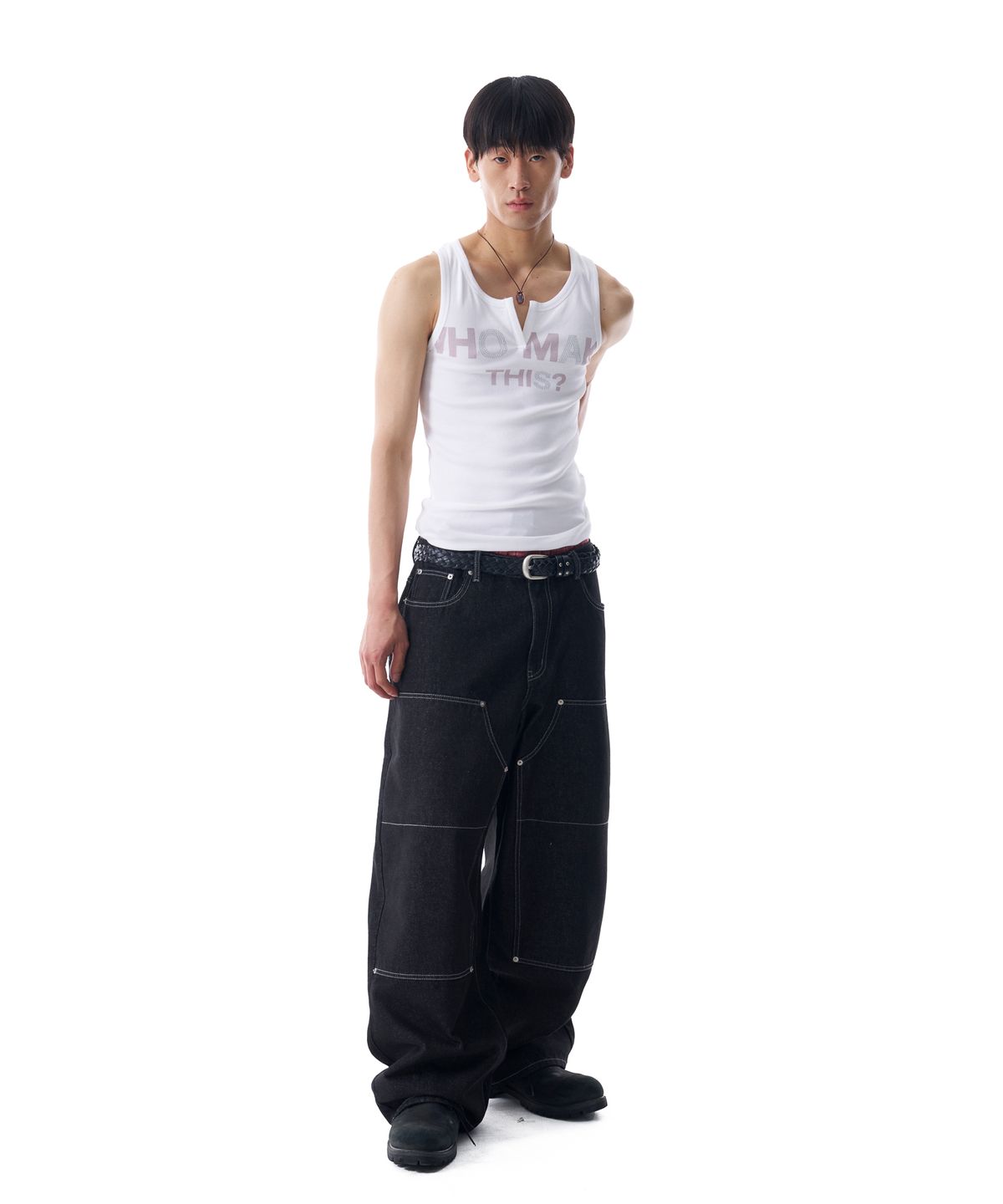 아캄(AAKAM) Rhinestone Slit Sleeveless (White)