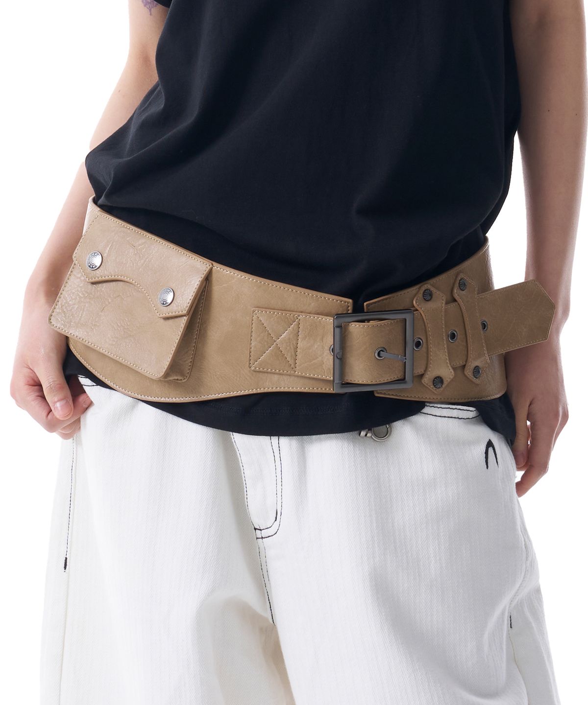 아캄(AAKAM) Studded Belt Bag (Beige)
