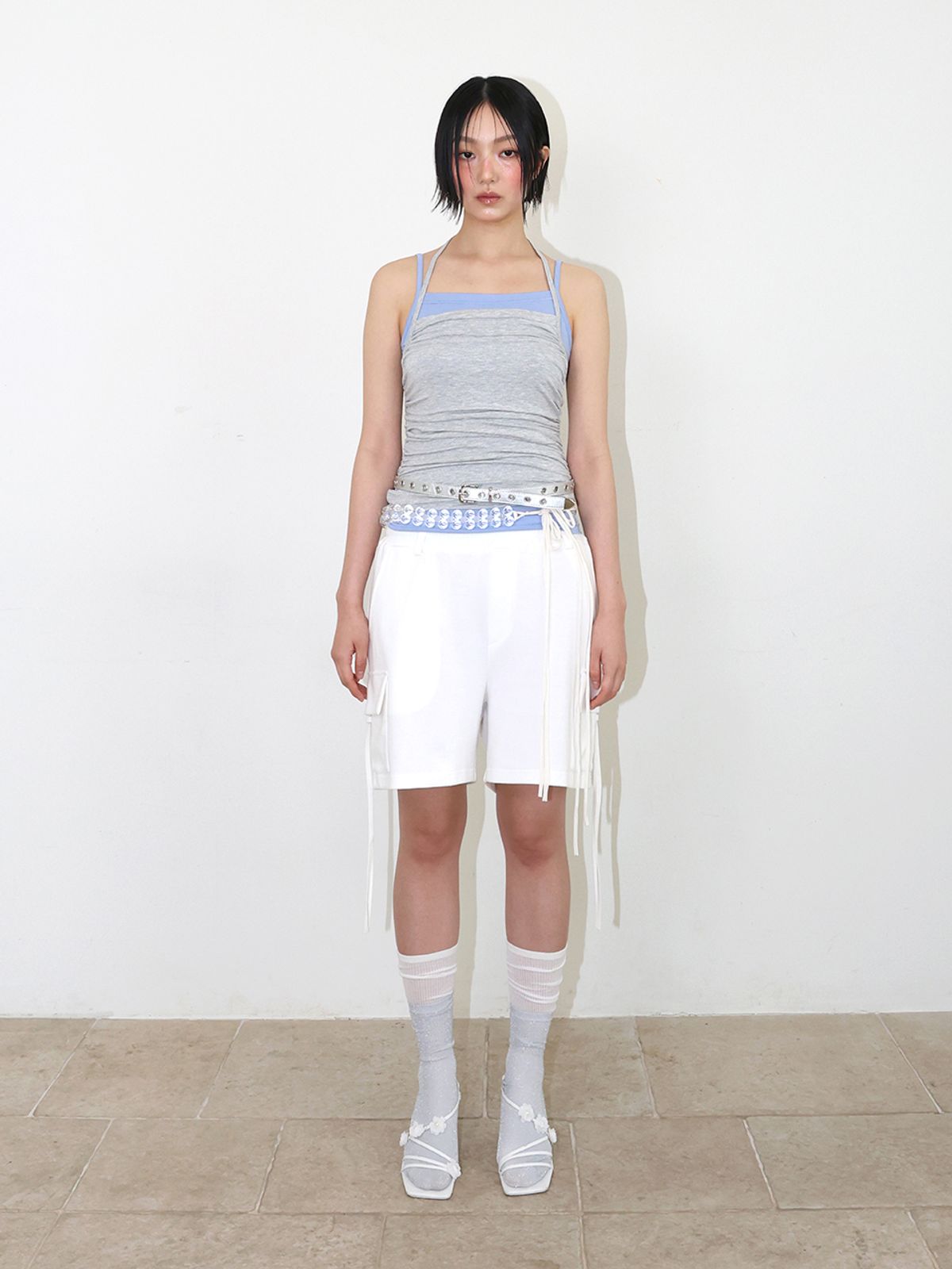 민더리(MEENDERI) SIDE STRAP POCKET SHORTS - WHITE