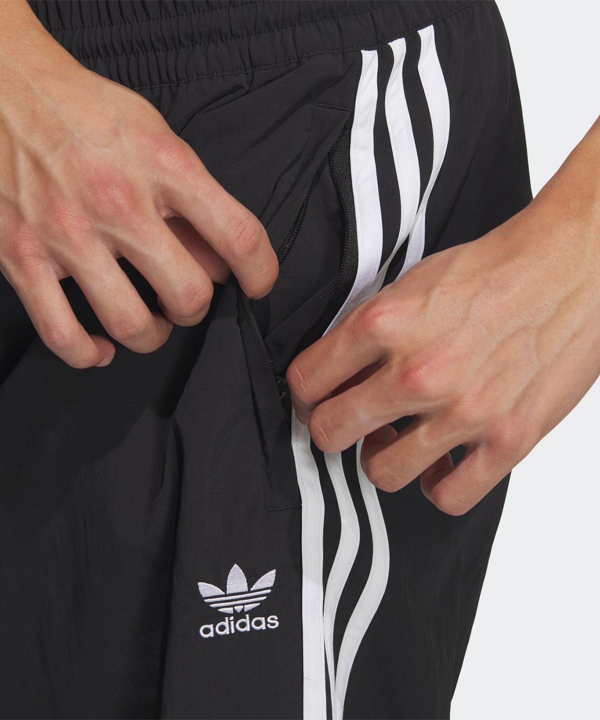 아디다스(ADIDAS) 카프리 숏 팬츠 - 블랙 / KB5441