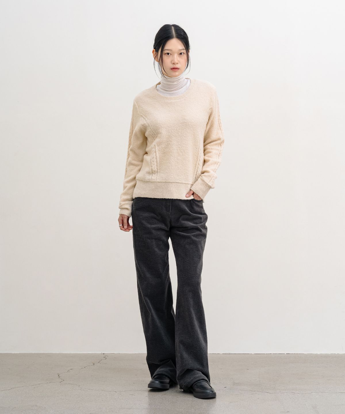 클루니(CLUNY) Boucle Cable Long Sleeve Knit - beige
