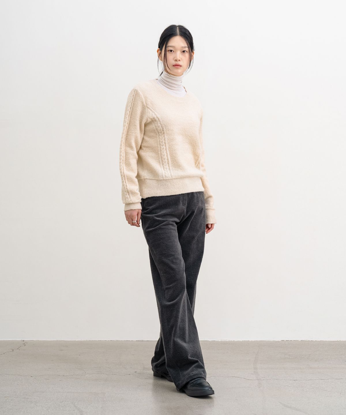 클루니(CLUNY) Boucle Cable Long Sleeve Knit - beige