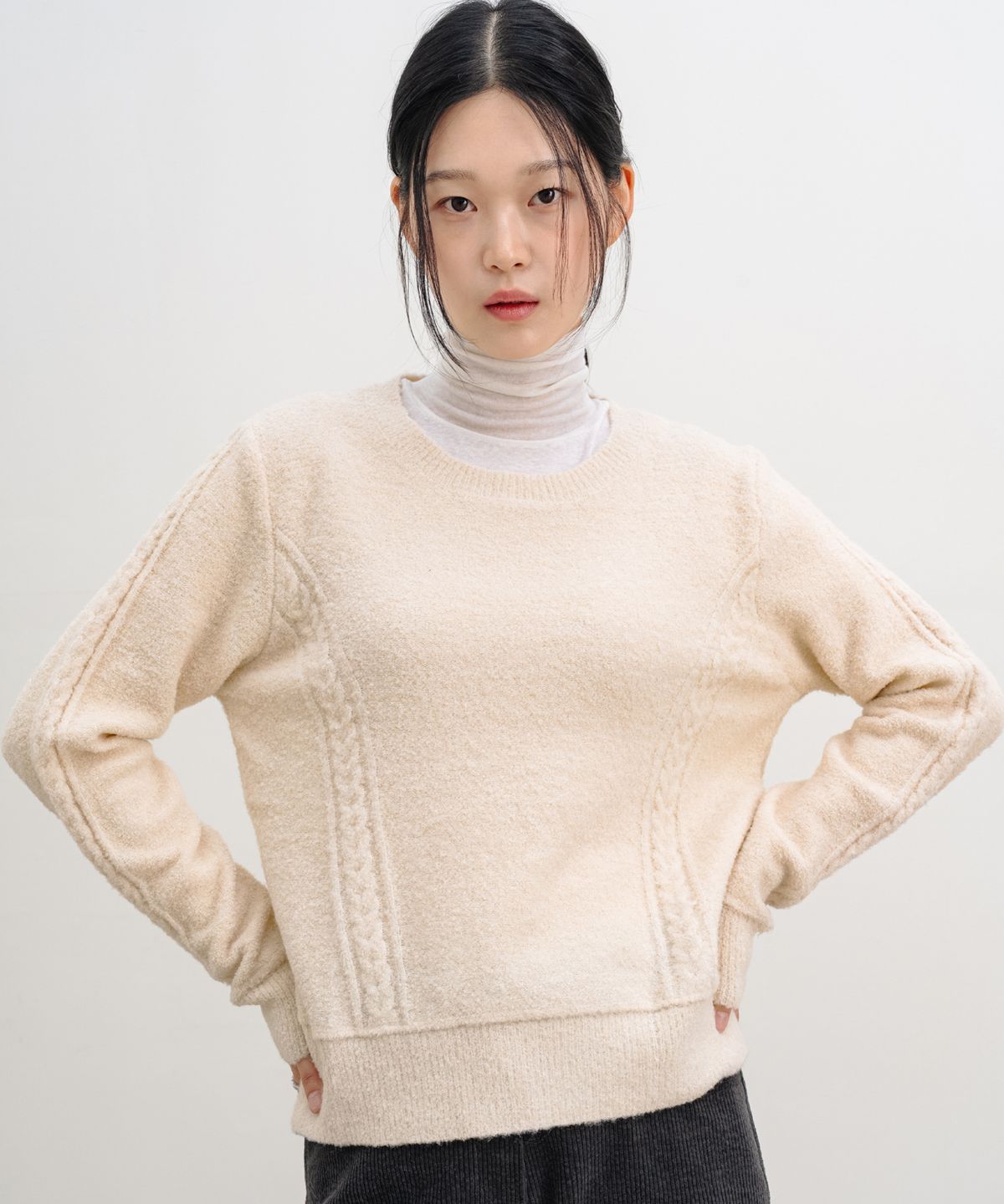 클루니(CLUNY) Boucle Cable Long Sleeve Knit - beige