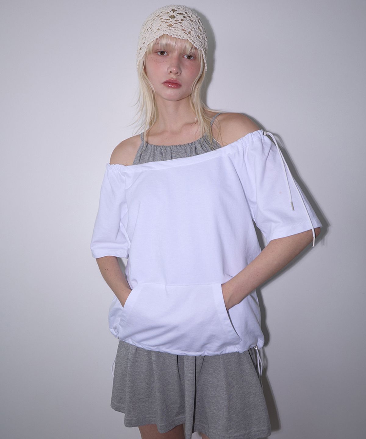 렌세(RENSE) Drawstring Off Shoulder Tee White