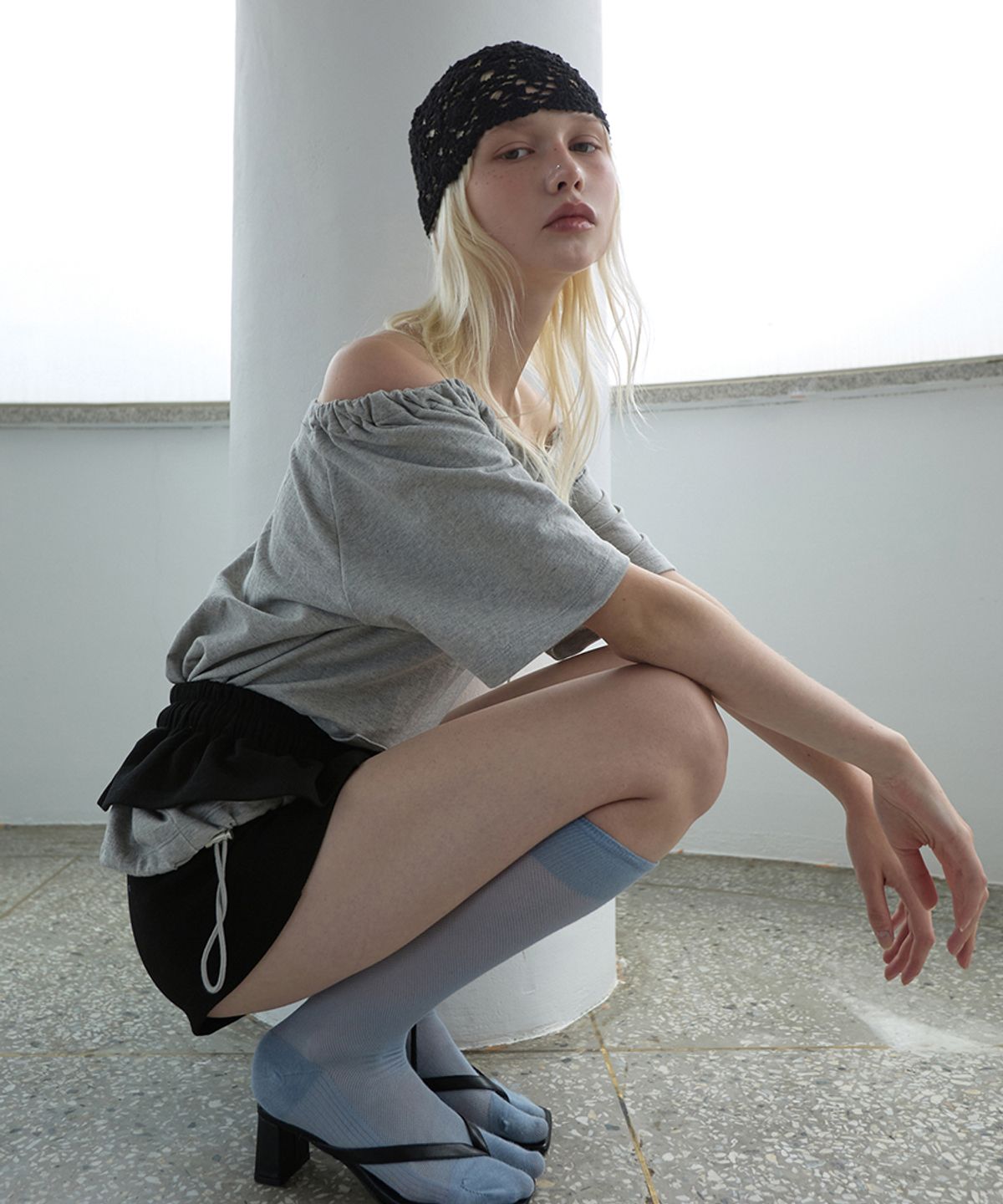 렌세(RENSE) Drawstring Off Shoulder Tee Melange Gray