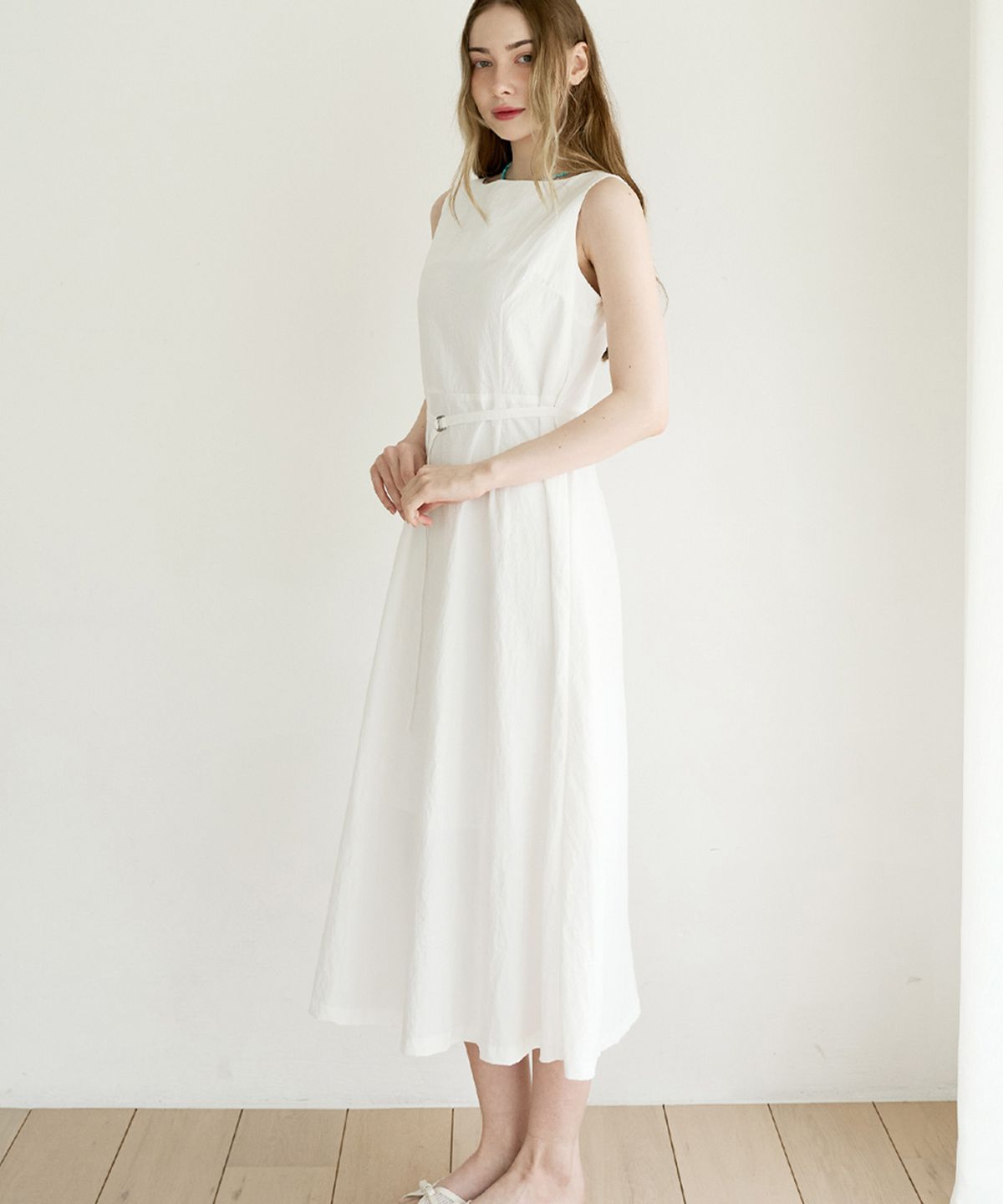 슬로우롤리(SLOWLOLLI) Belted pintuck long sleeveless dress_3 Colors