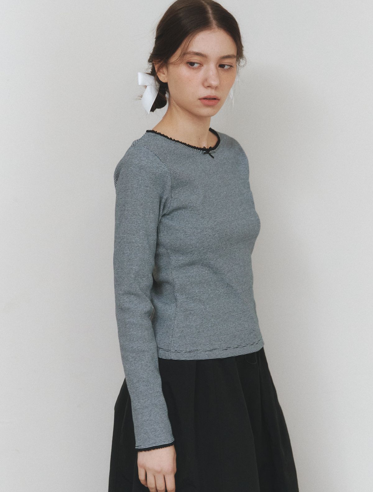 클루니(CLUNY) Waffle Lace Detail Long Sleeve T-Shirt - black