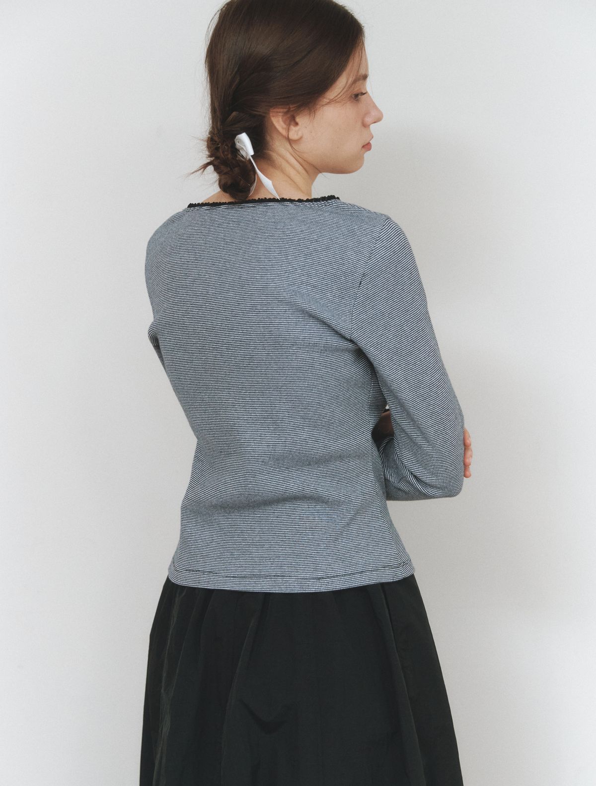 클루니(CLUNY) Waffle Lace Detail Long Sleeve T-Shirt - black