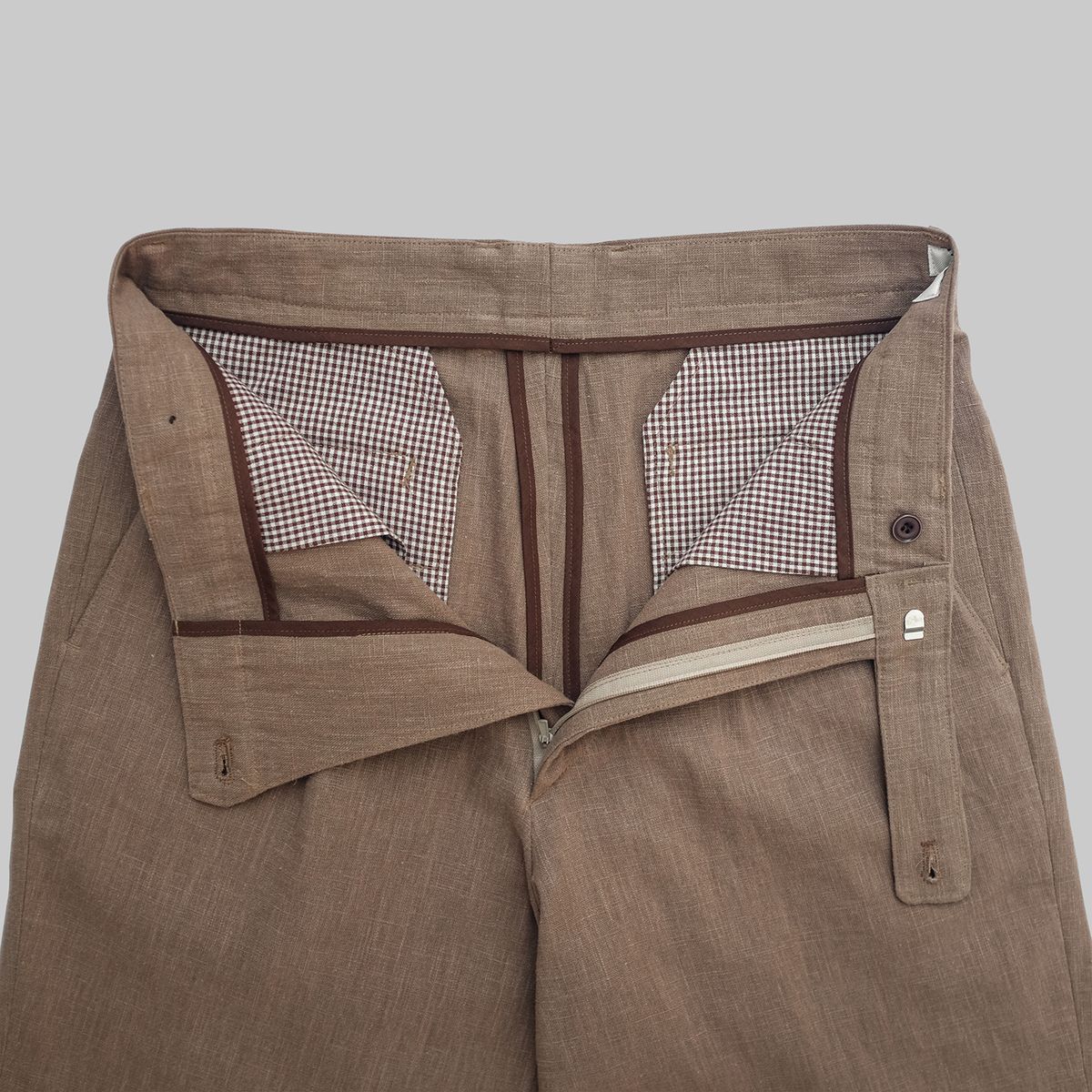 뗄라(TELA) Washed Brown Linen Two Pleats Shorts