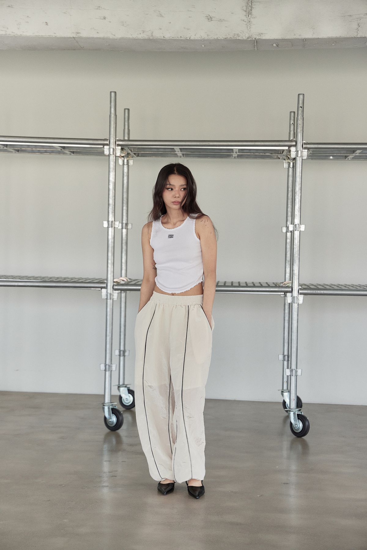 노 엑스트라 터치(NO EXTRA TOUCH) Summer Piping Pants (Cream, Navy) / 25SMPT005NA