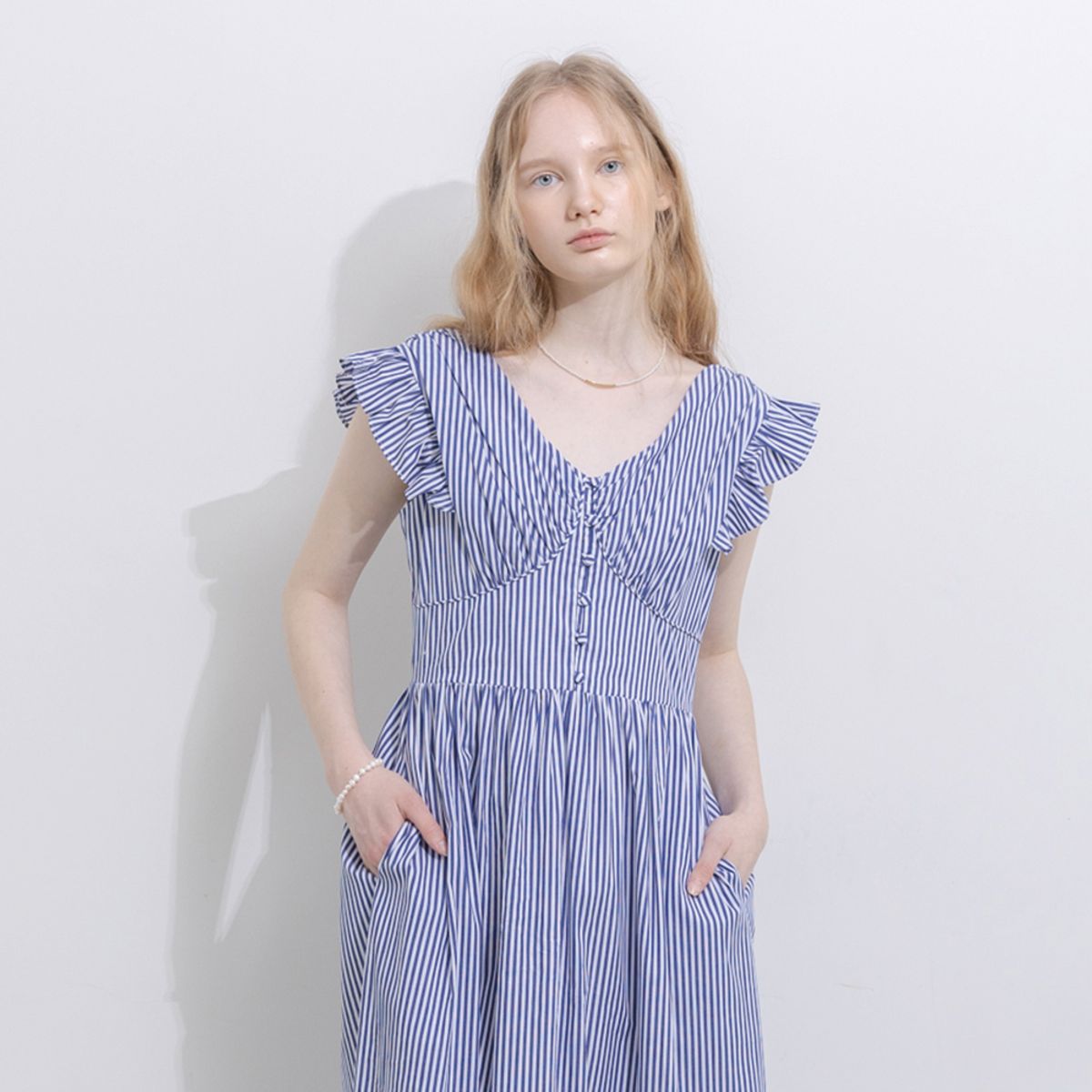 웬스데이딜라잇(WEDNESDAY DELIGHT) WD_Blue vertical stripes dress