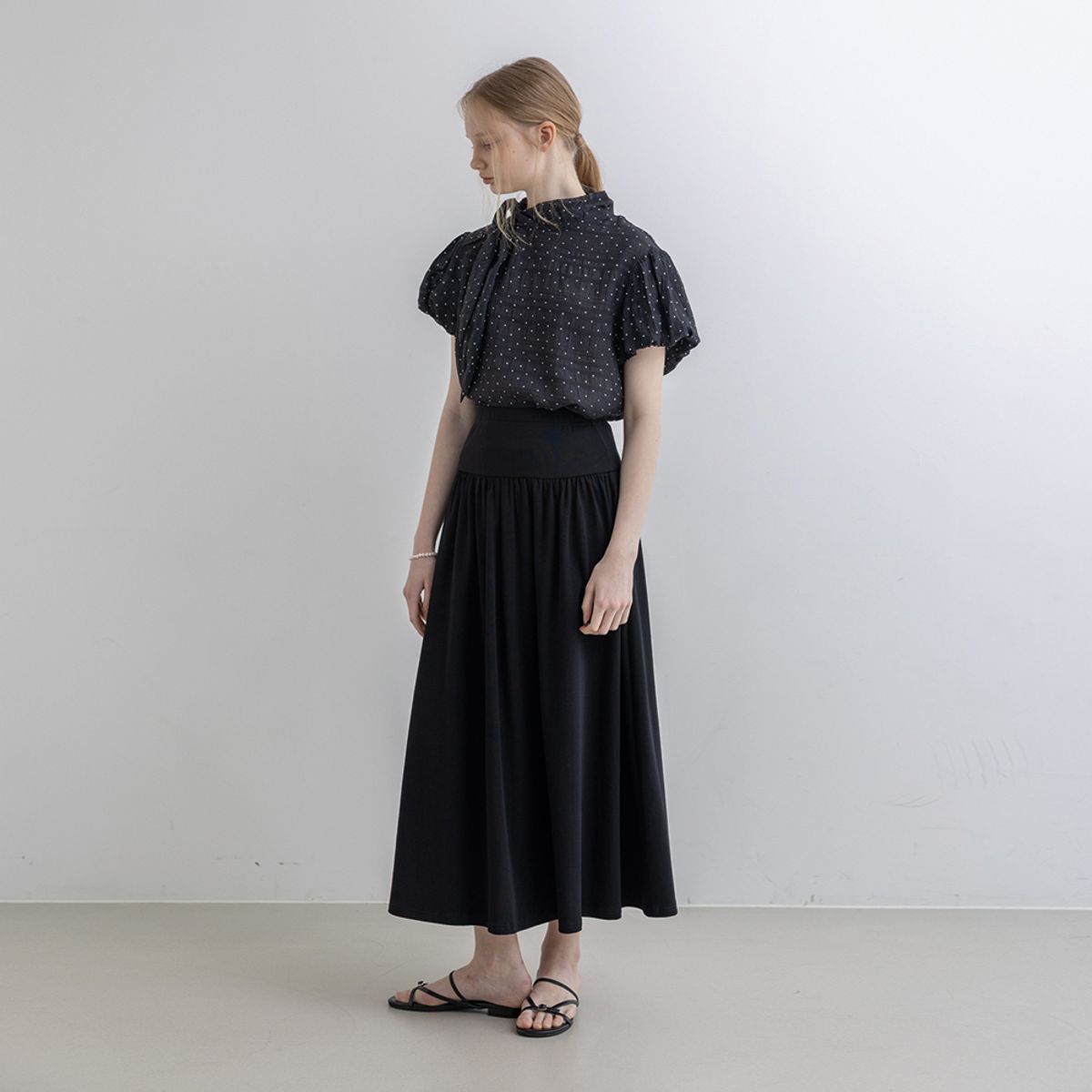 웬스데이딜라잇(WEDNESDAY DELIGHT) WD_Polka dot cool blouse_BLACK