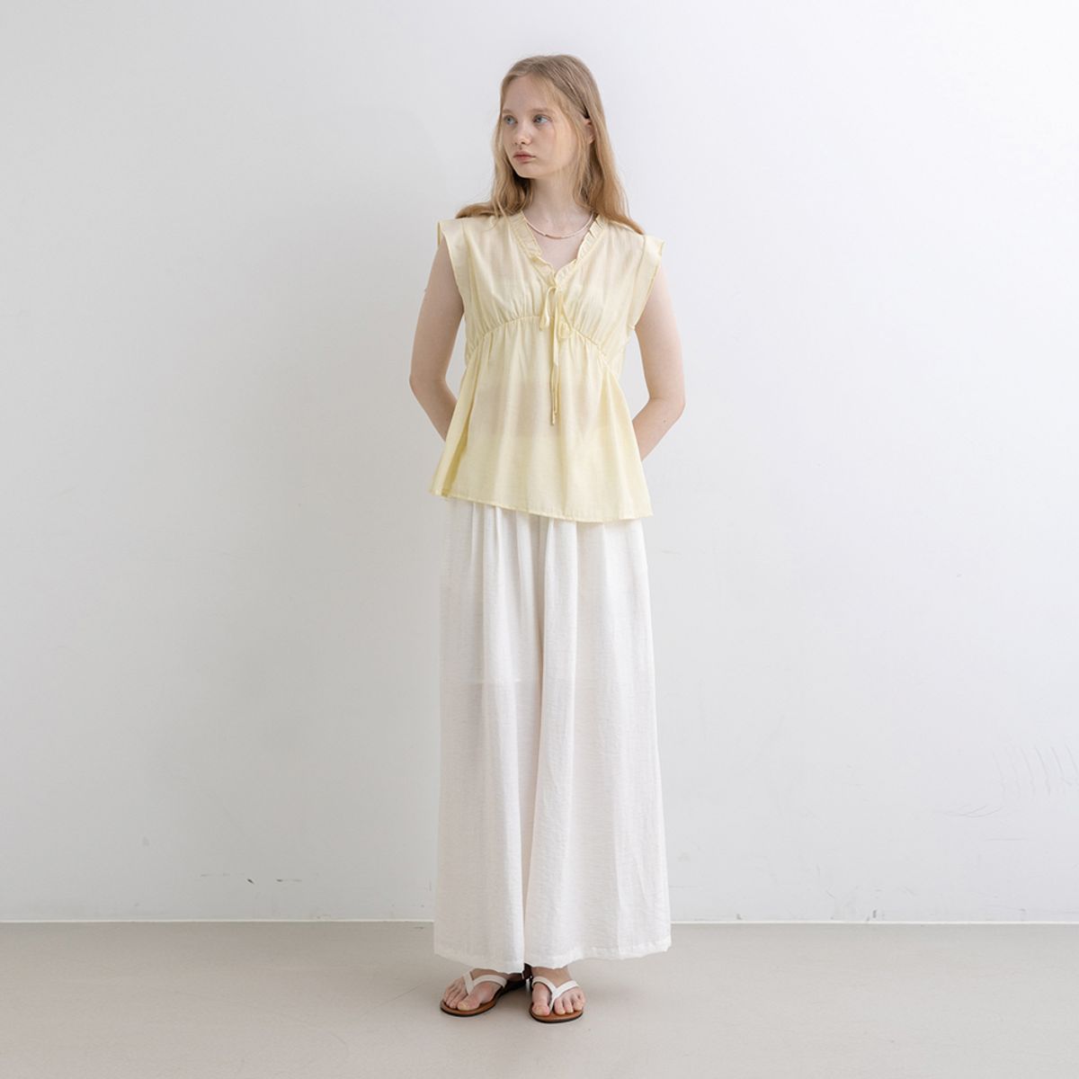 웬스데이딜라잇(WEDNESDAY DELIGHT) WD_Ribbon pleat collar top_2color