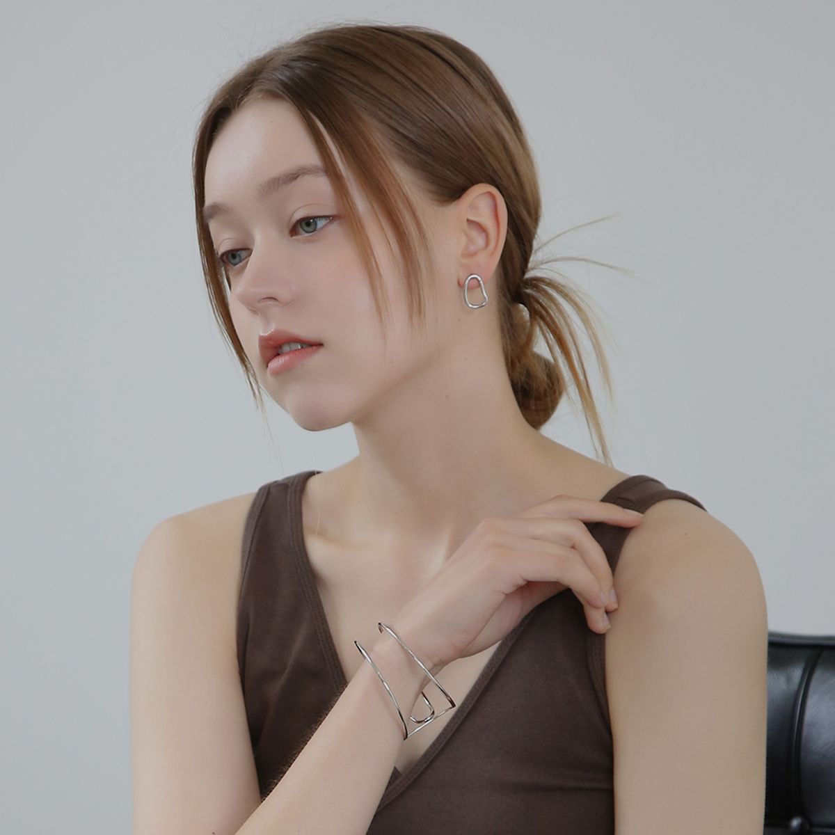 디유아모르(DIEUAMOUR) 루엔 라인 귀걸이