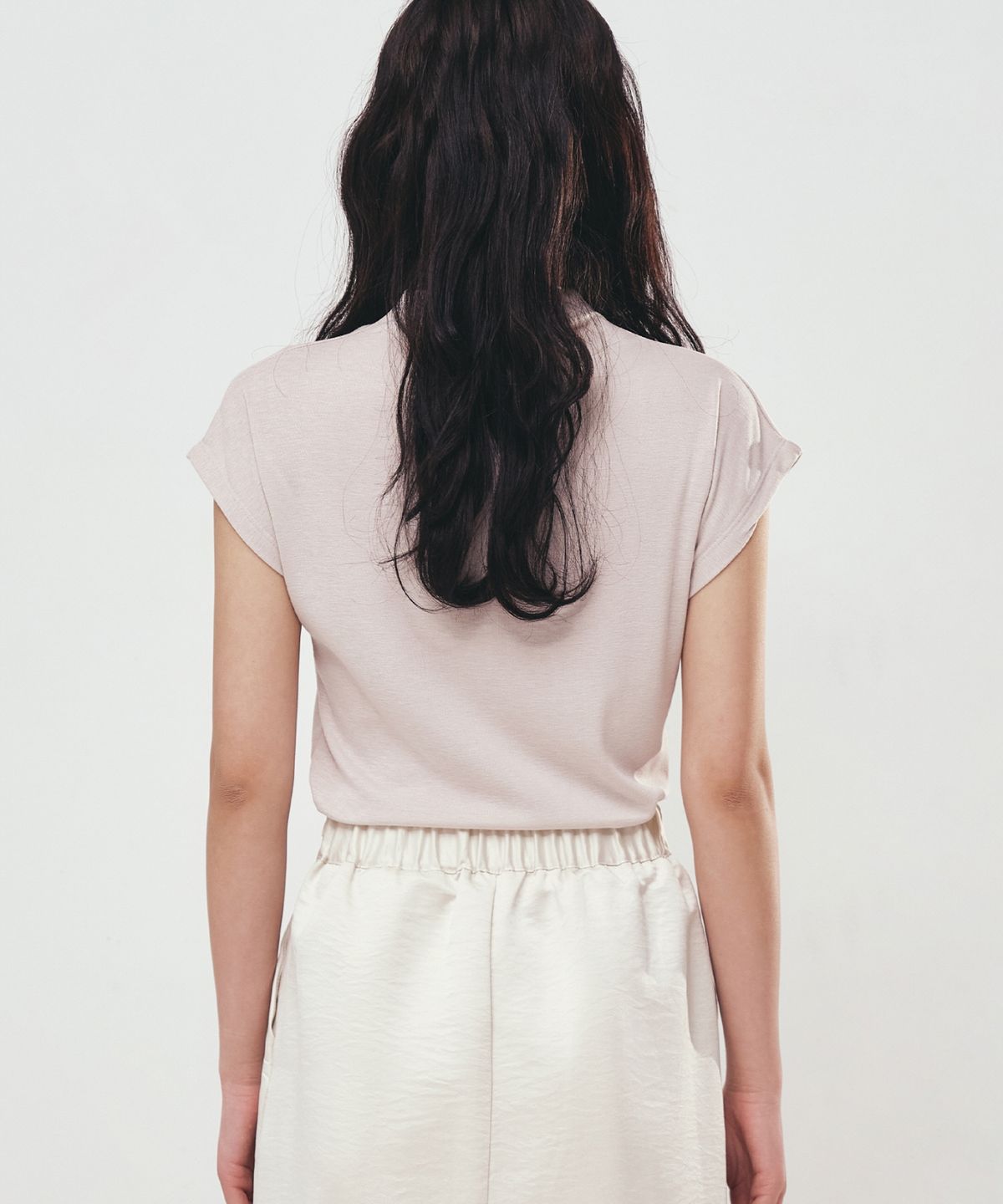 닉앤니콜(NICK&NICOLE) HALF NECK SLIM TOP_BEIGE