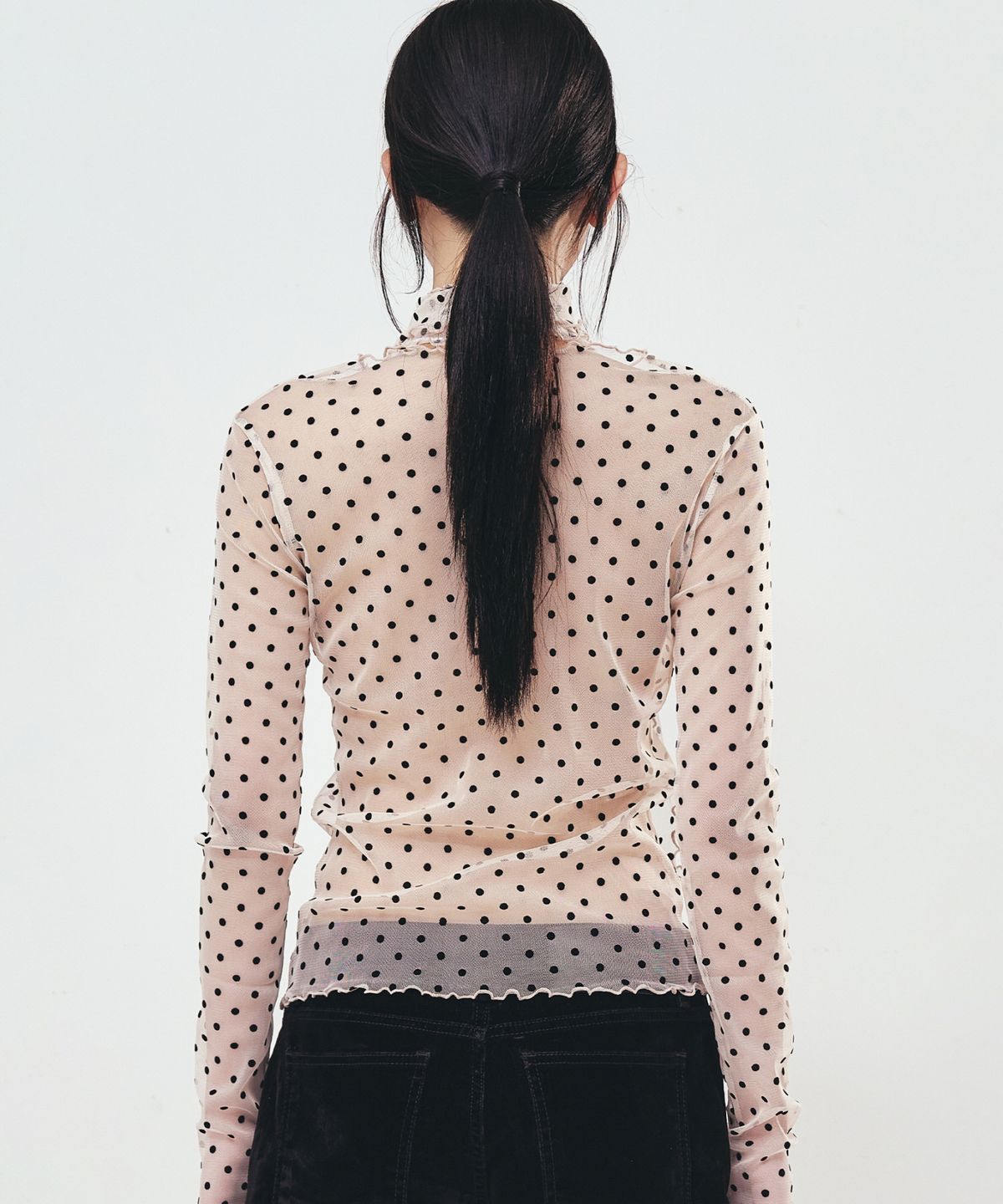 닉앤니콜(NICK&NICOLE) DOT MESH SCARF TOP_BEIGE