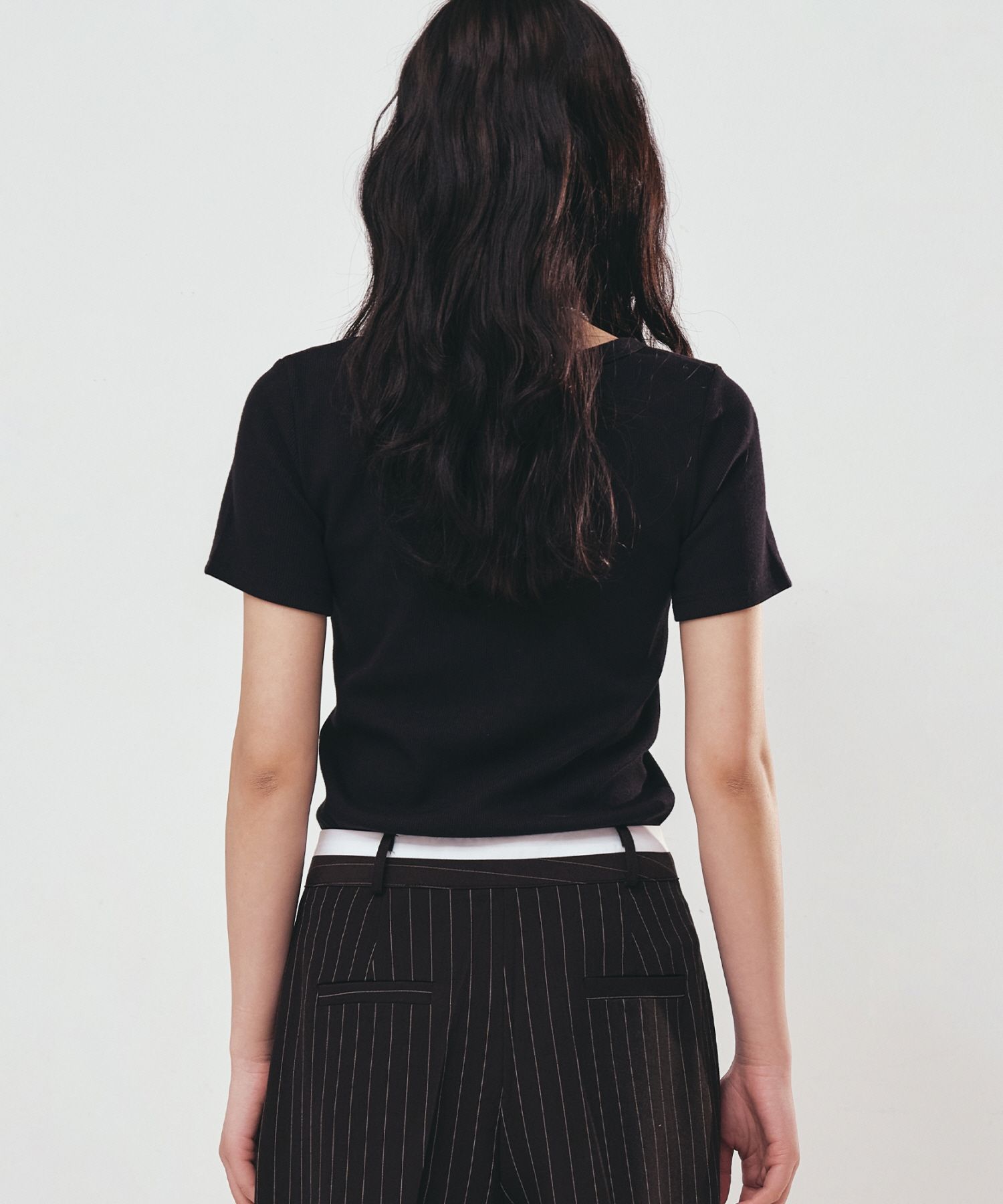 【NICK&NICOLE】 LABEL SLIM HALF TOP /追跡付 MUSINSA公式 | NICK&NICOLE LABEL SLIM HALF TOP_BLACK