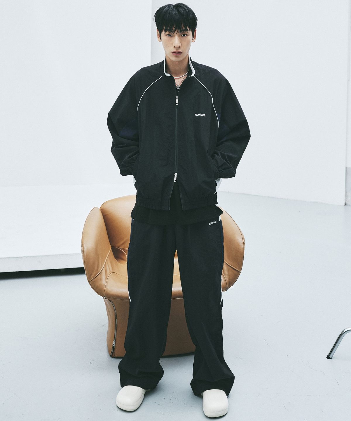 닉앤니콜(NICK&NICOLE) PIPING TRACKSUIT PANTS_BLACK