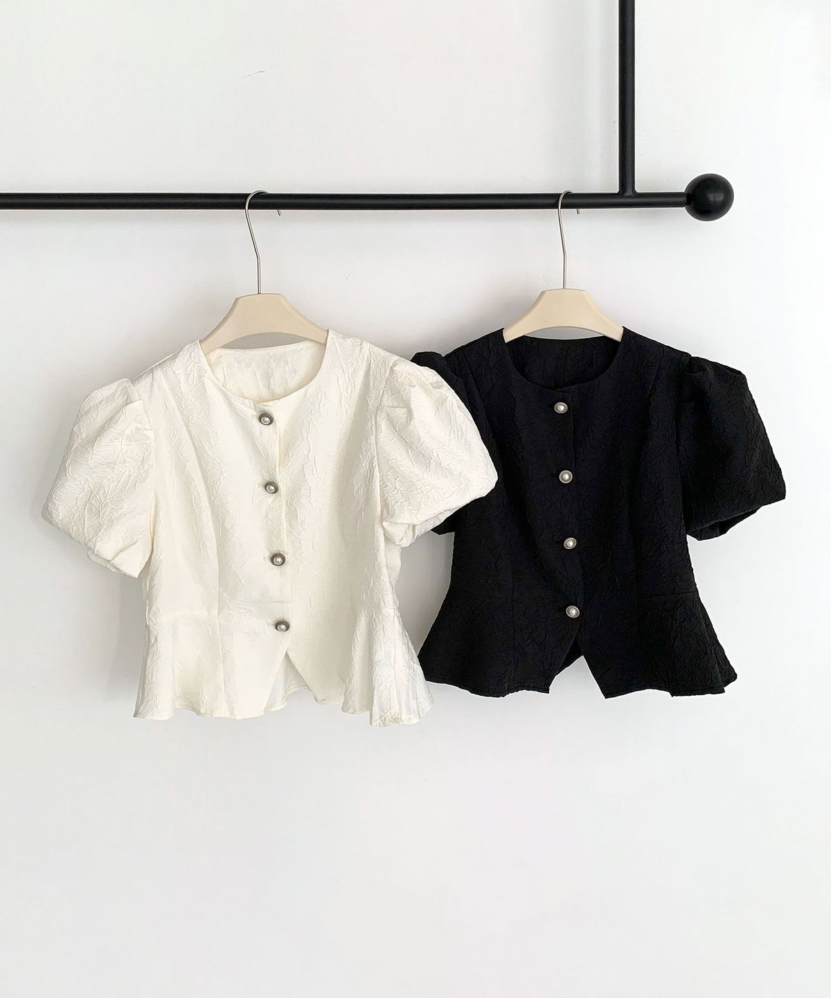 바스카라(VASCARA) Peplum Puff Shoulder Short-Sleeve Jacket (2colors)