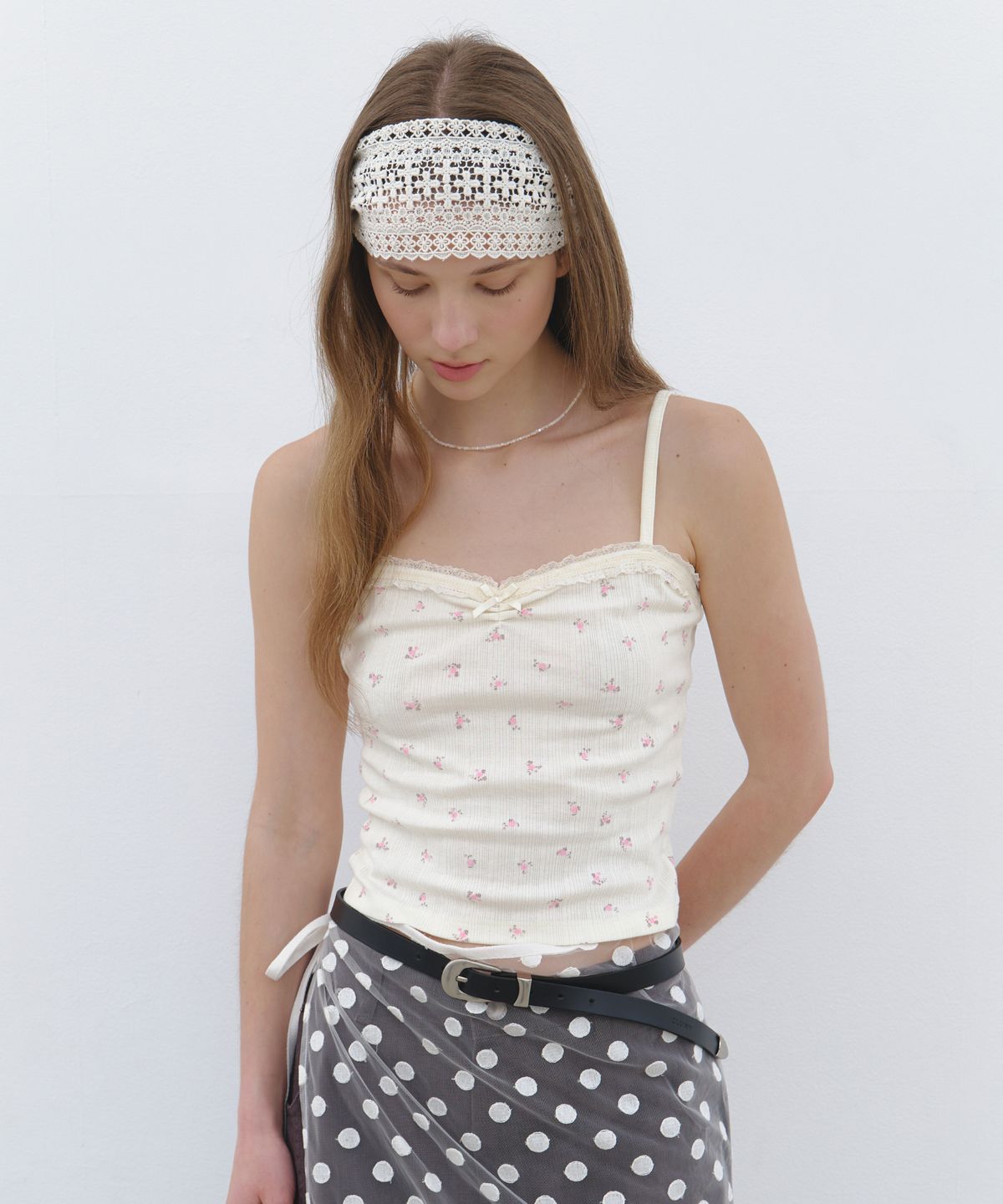 클루니(CLUNY) Flower Lace Sleeveless Top - cream