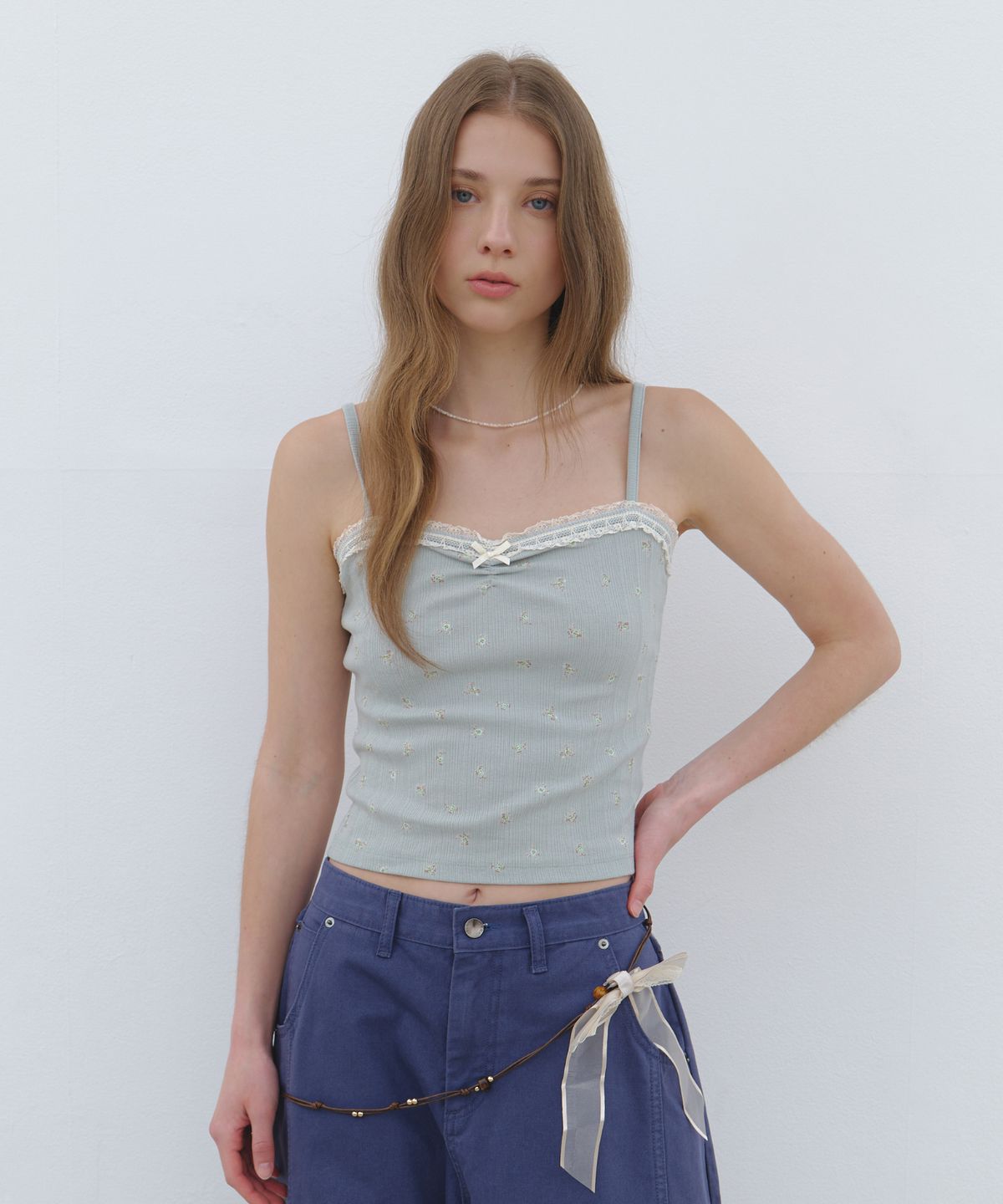 클루니(CLUNY) Flower Lace Sleeveless Top - cream