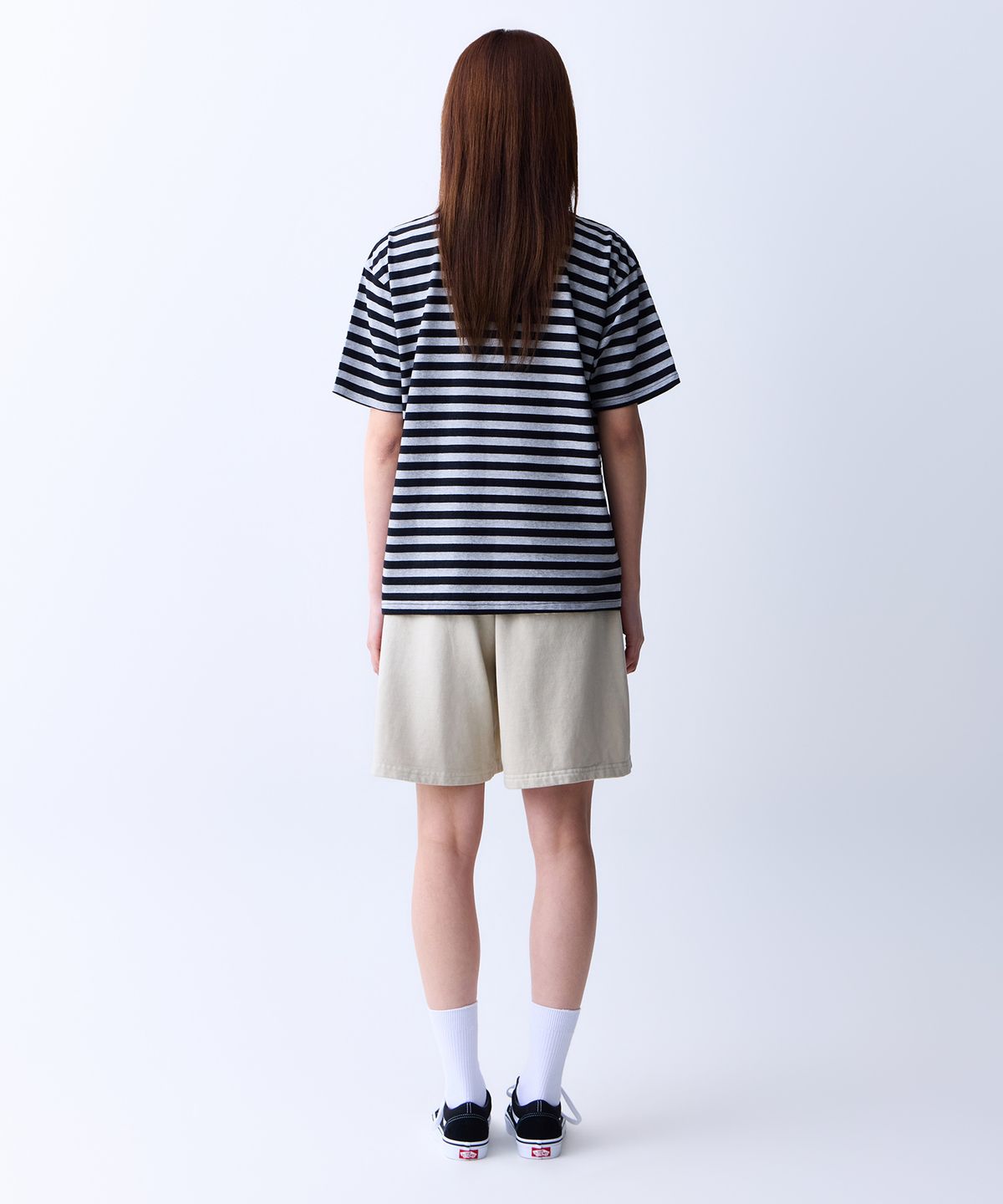 에이던엠(ADERNM) CUT-OUT POCKET PIGMENT BERMUDA SWEAT SHORTS (BEIGE)