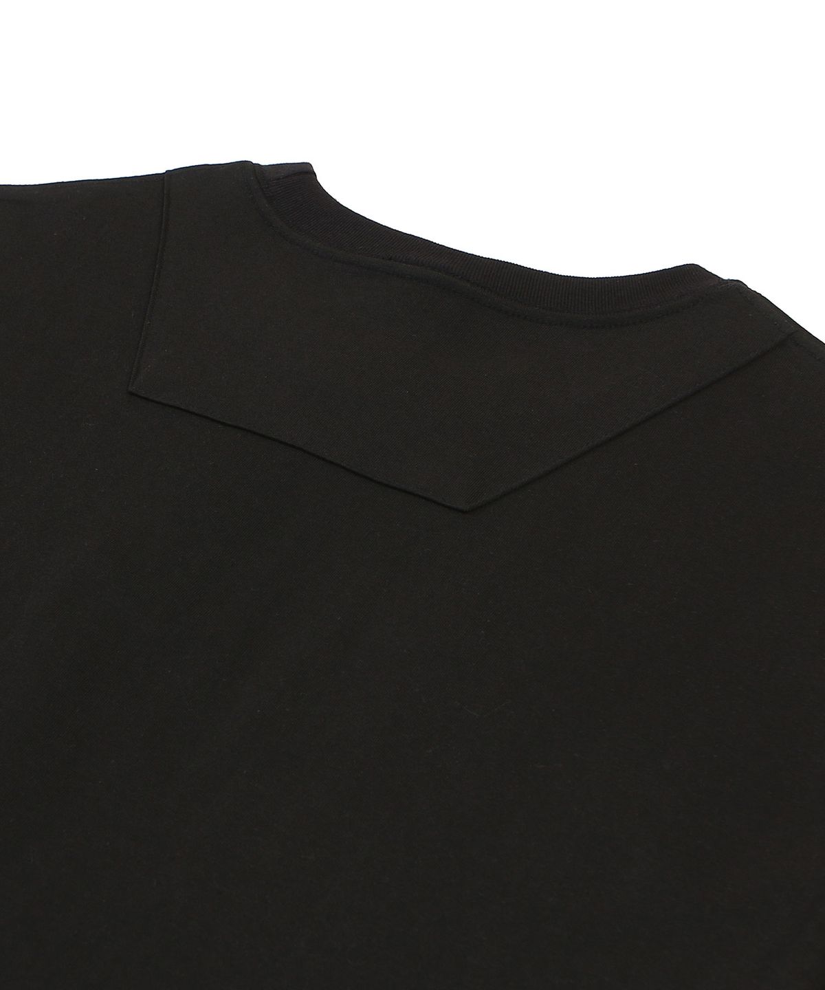 에이던엠(ADERNM) BACK CUT-LINE OVERSIZED PIGMENT T-SHIRTS (BLACK)