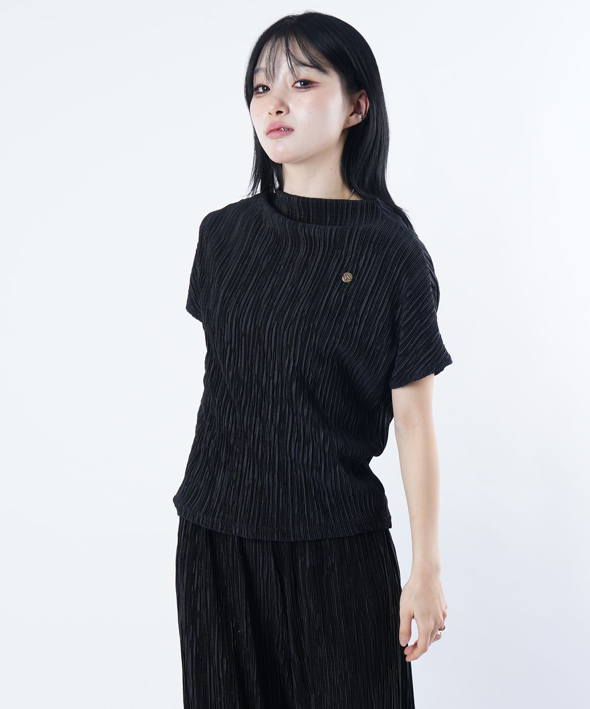스태리 아이드(STARRYEYED) 데일리 플리츠 캡소매 블라우스 상의 (블랙)