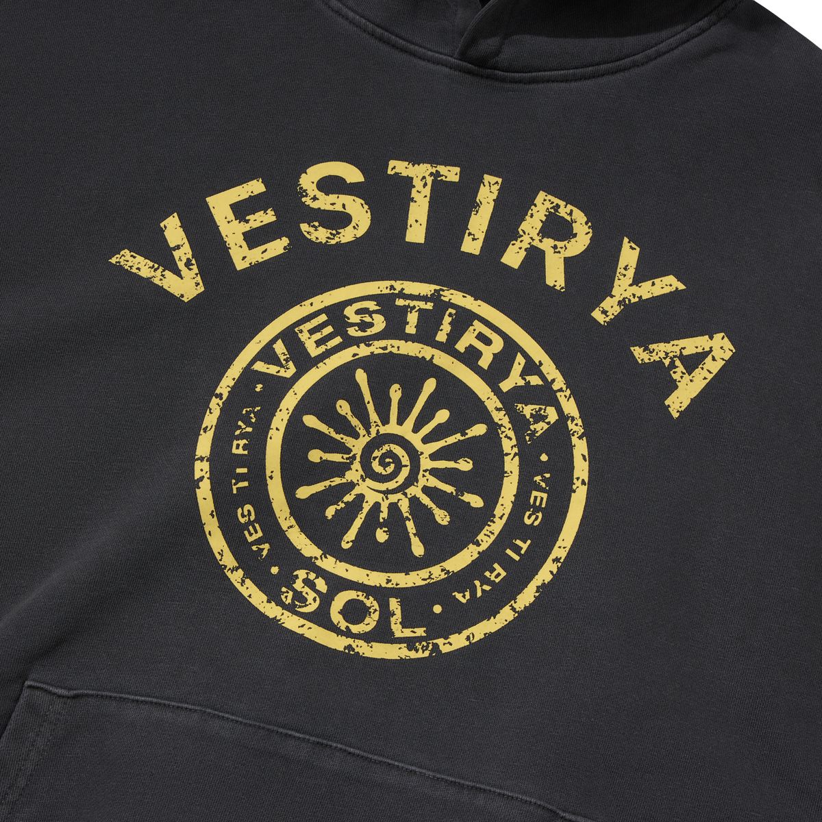 베스티리아(VESTIRYA) Varsity Emblem Over fit Hoodie Charcoal