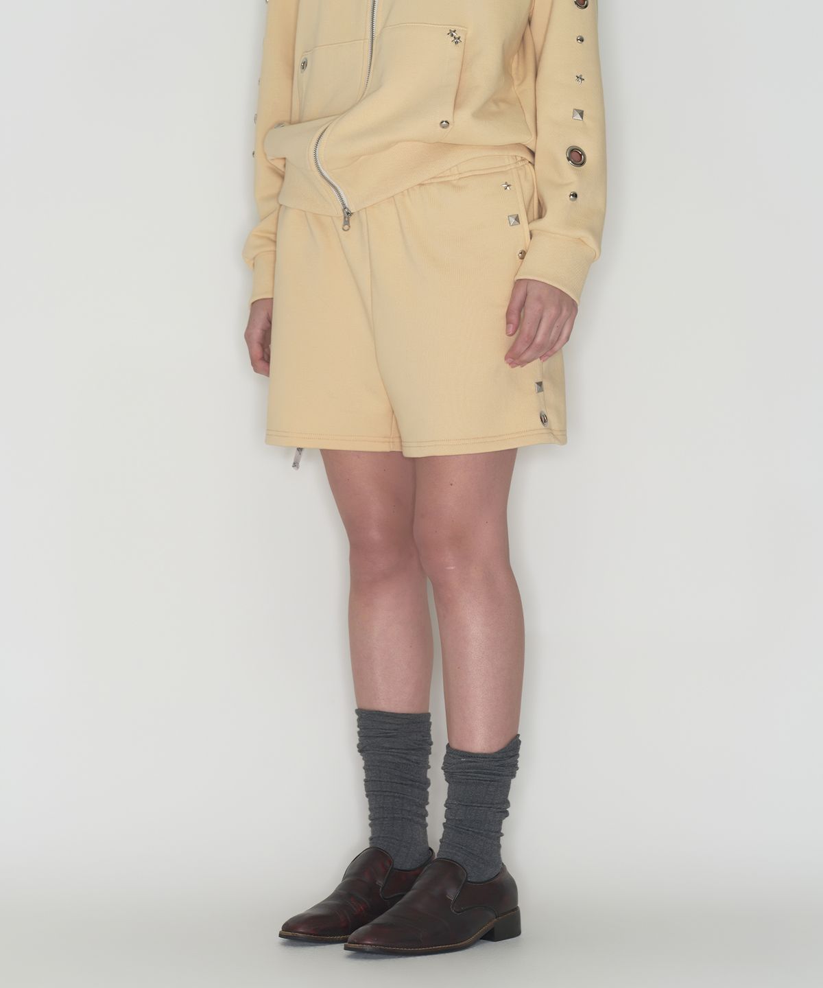 떨스티클럽(THIRSTYCLUB) Studded set short pants - Butter