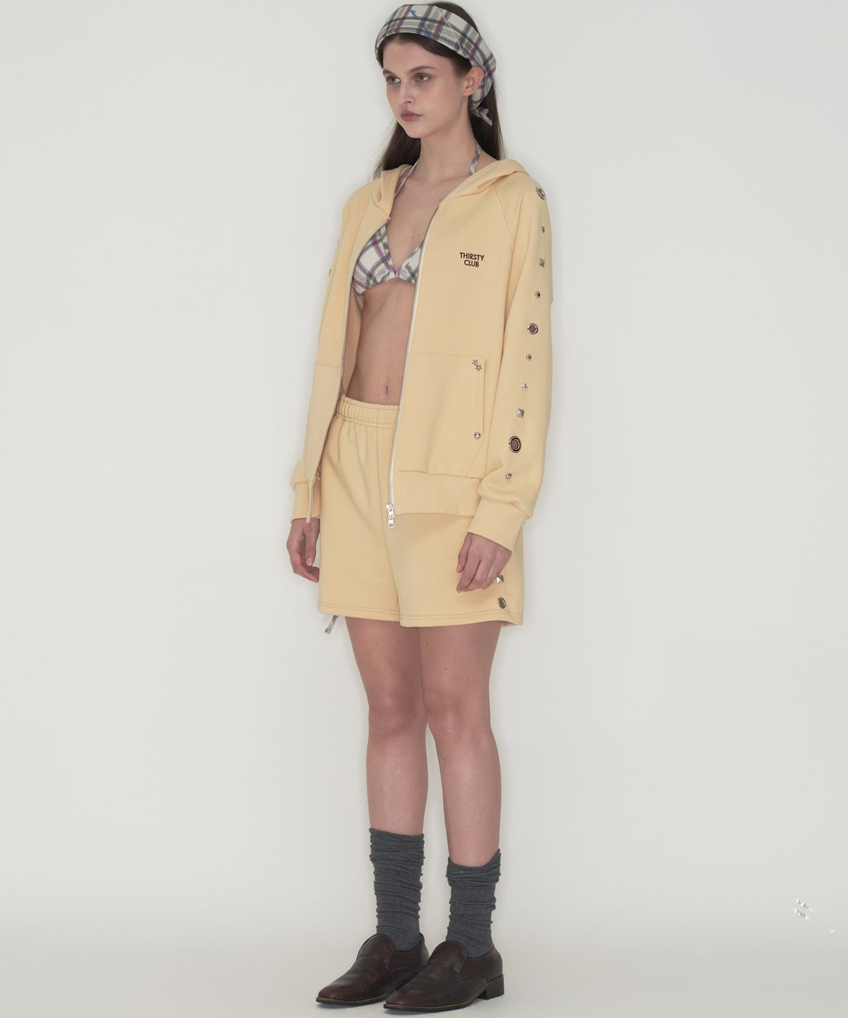 떨스티클럽(THIRSTYCLUB) Studded set short pants - Butter