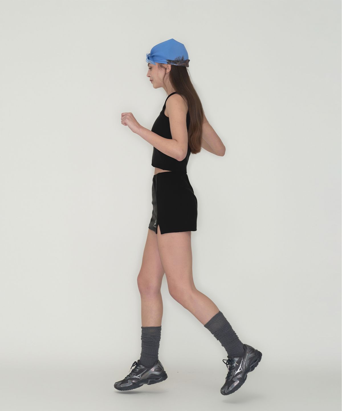 떨스티클럽(THIRSTYCLUB) Round logo sleeveless - Black