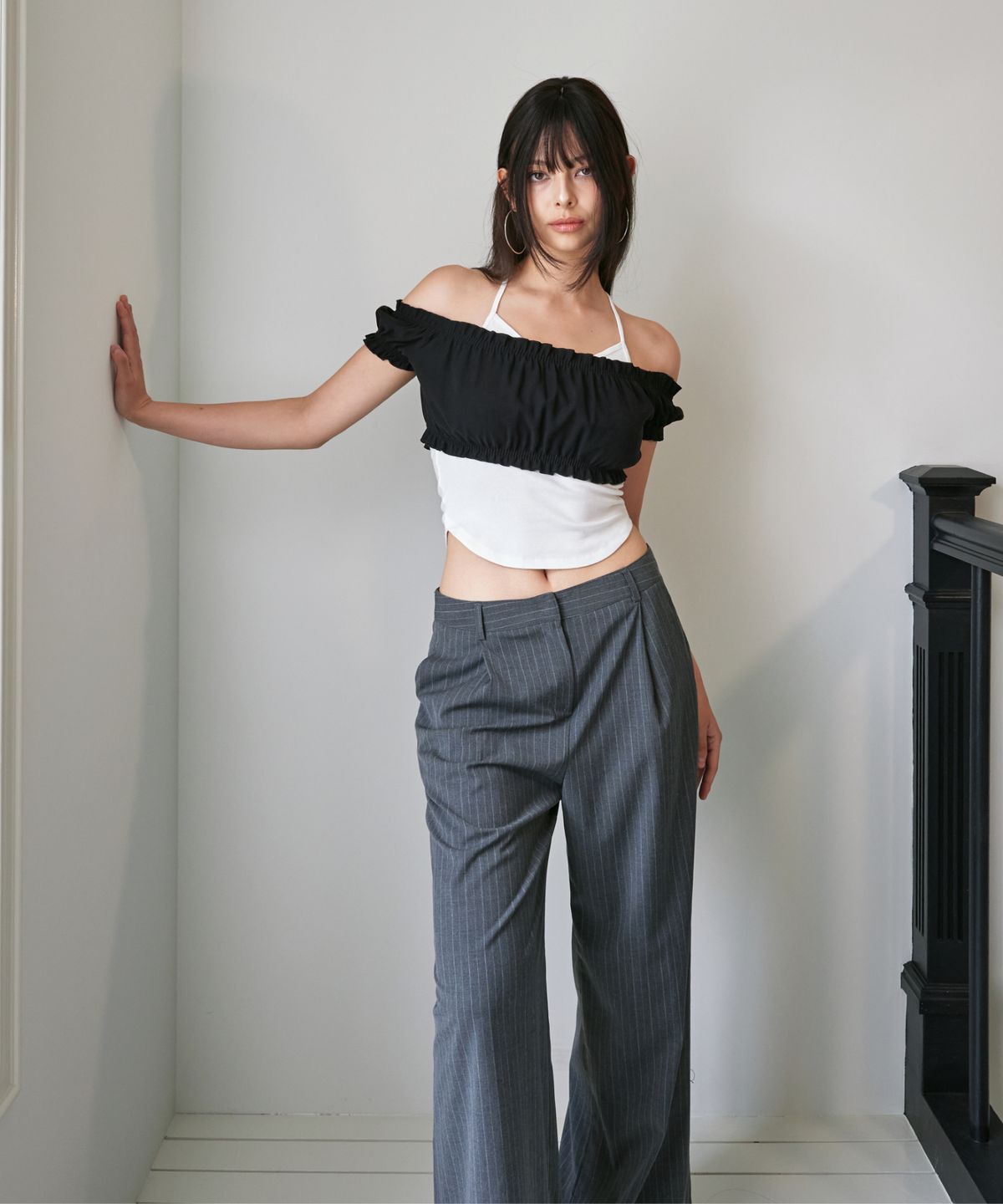 포영(FOUR YOUNG) Mid-rise Summer Slacks PinStripe