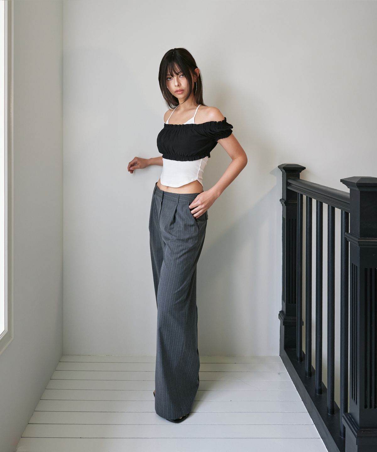 포영(FOUR YOUNG) Mid-rise Summer Slacks PinStripe