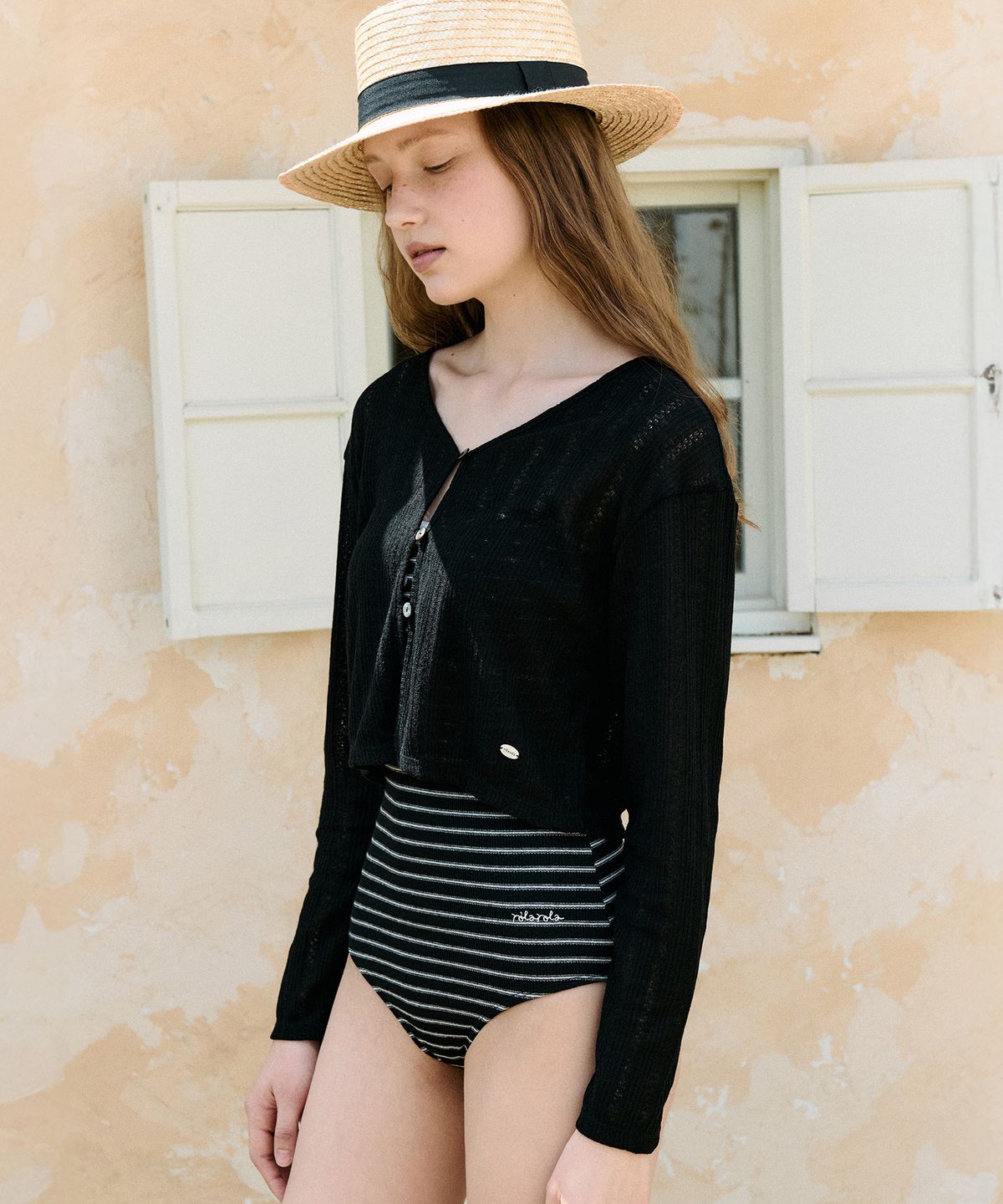 로라로라(ROLAROLA) V NECK BUTTON CARDIGAN BLACK