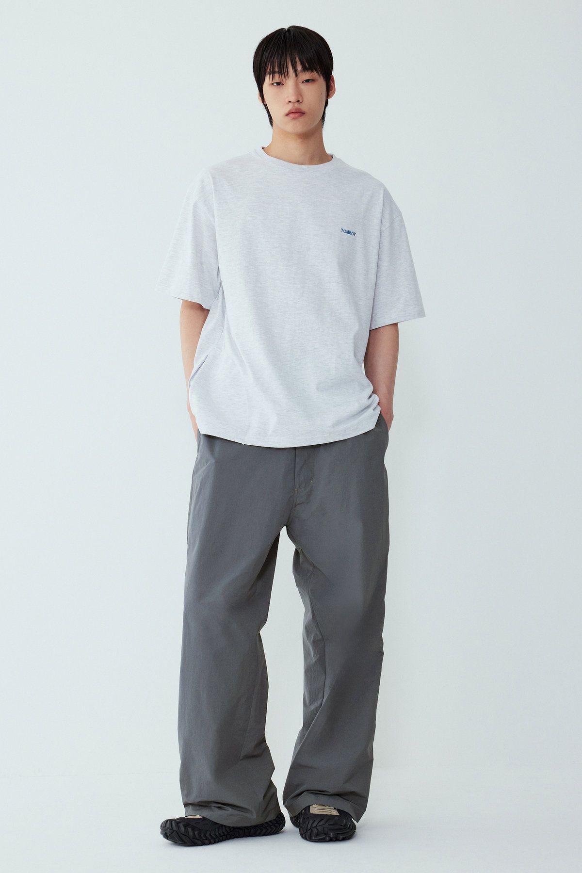 스튜디오 톰보이(STUDIO TOMBOY) [MEN] 자석버클 사이드배색 와이드팬츠_다크 그레이 9155231566